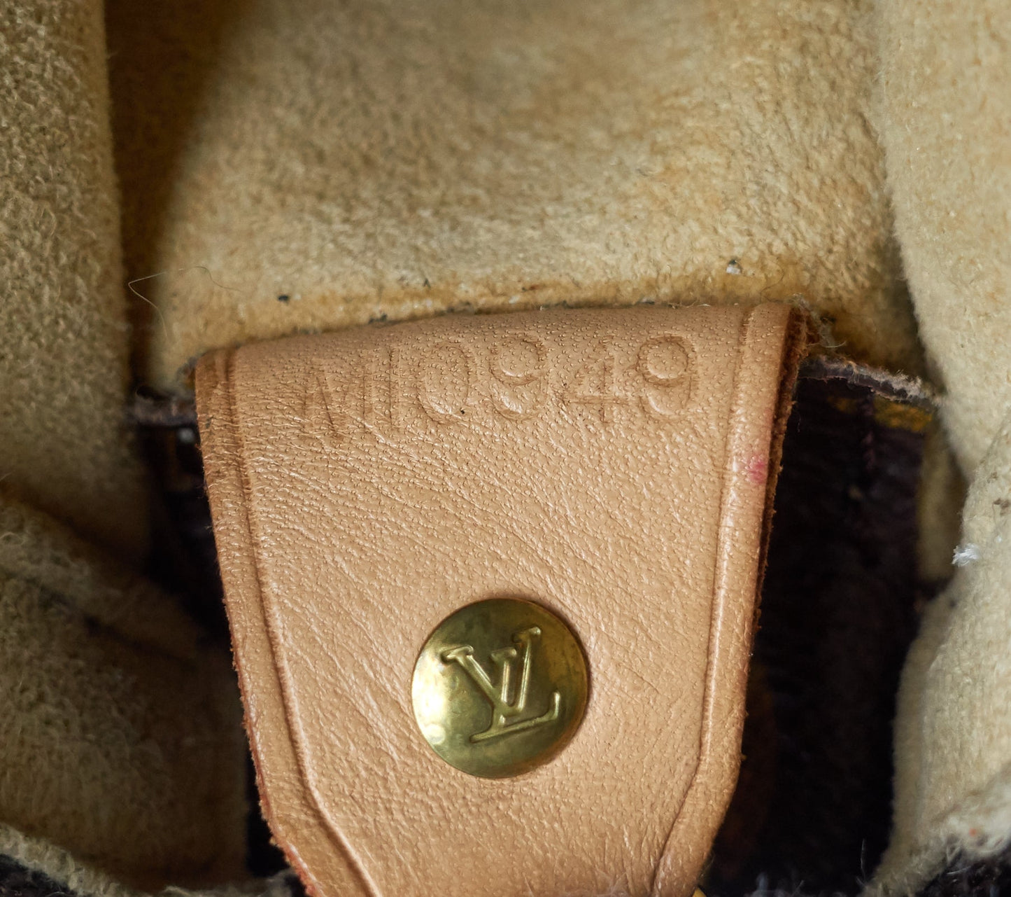 Louis Vuitto Looping GM Monogram Canvas Shoulder Bag