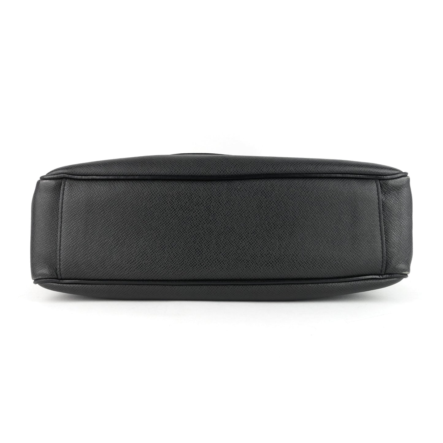 Louis Vuitto Roman MM Taiga Leather Messenger Bag
