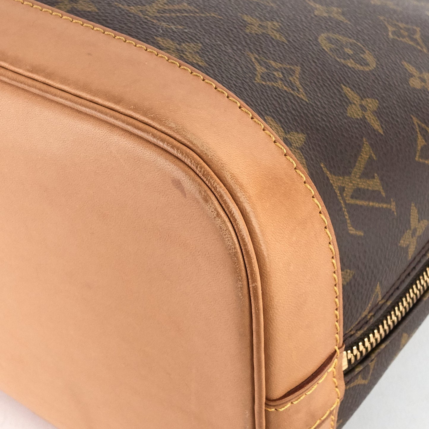 Louis Vuitto Alma MM Vintage Monogram Canvas Bag