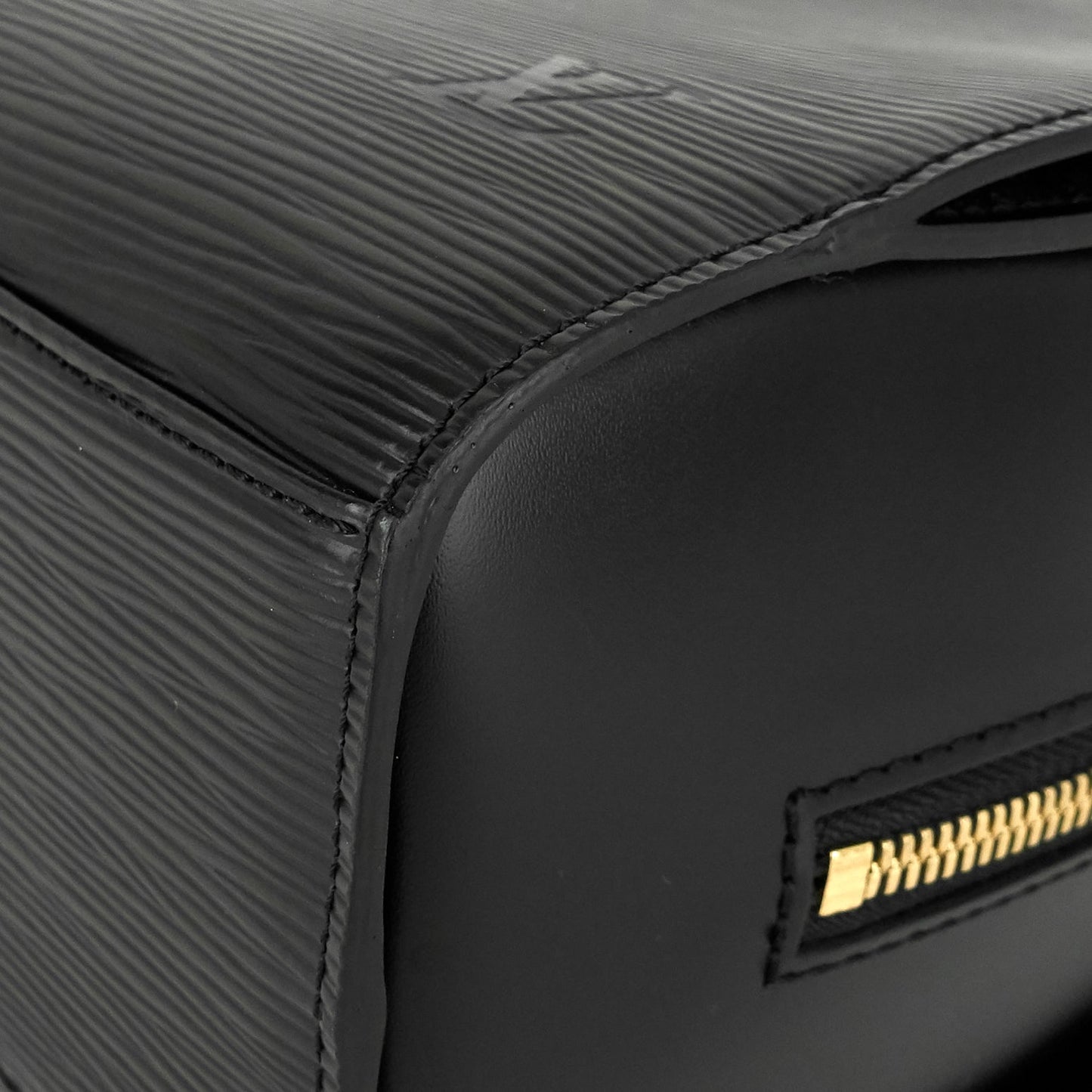 Louis Vuitto Pont Neuf PM Black Epi Leather Bag