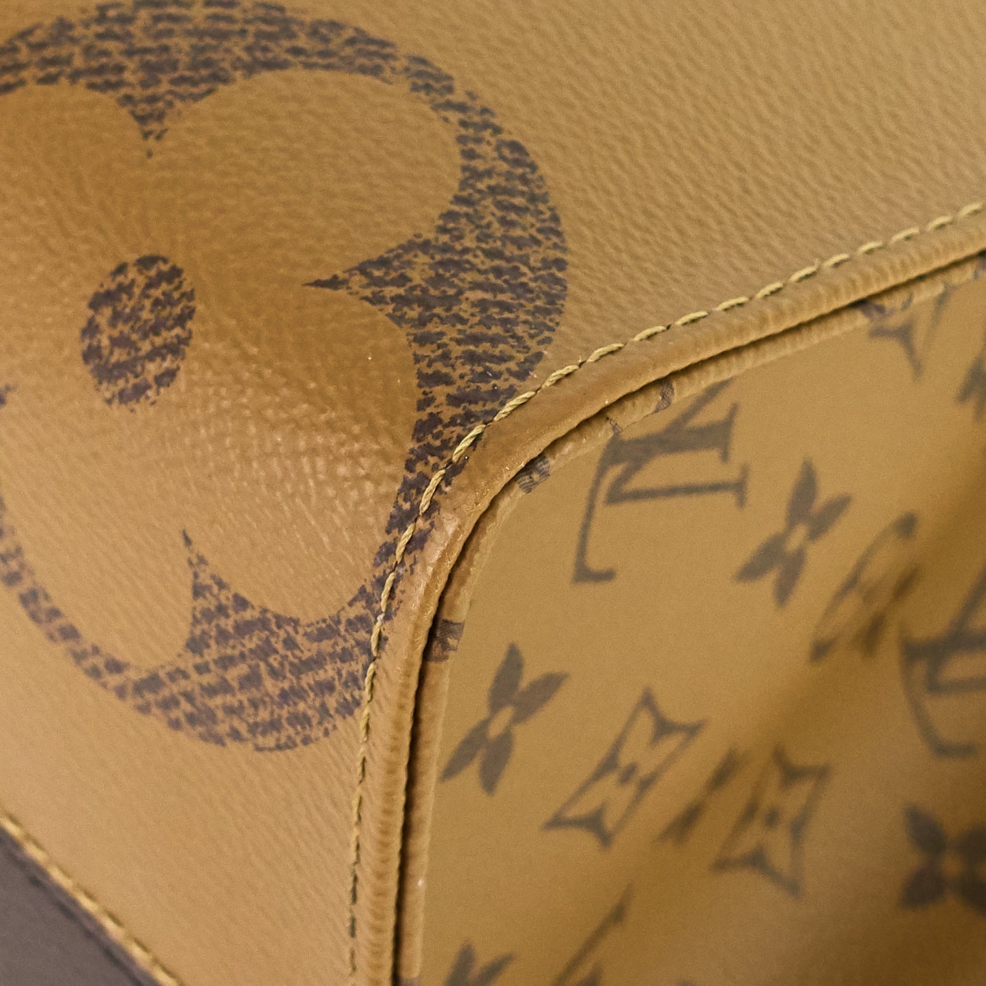 Louis Vuitto OnTheGo MM Monogram Canvas Bag