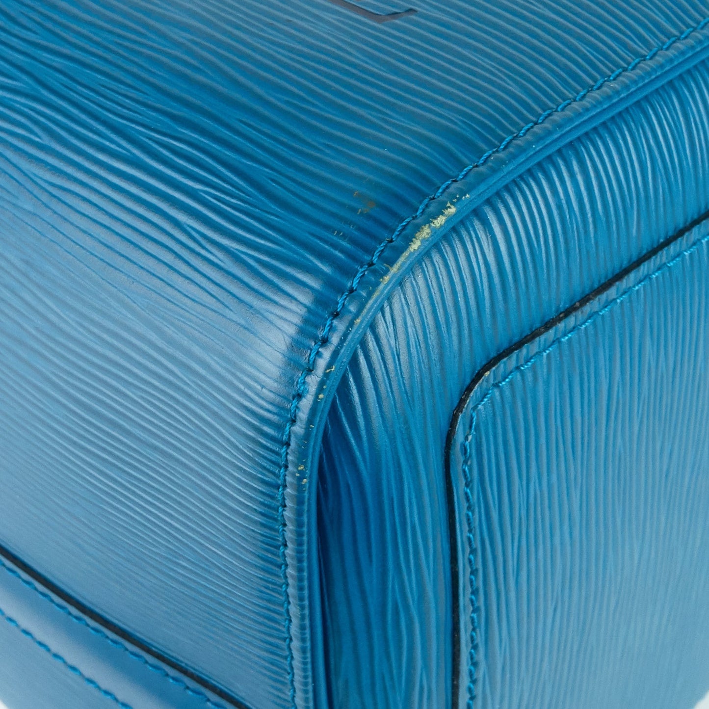 Louis Vuitto Keepall 45 Blue Epi Leather Bag