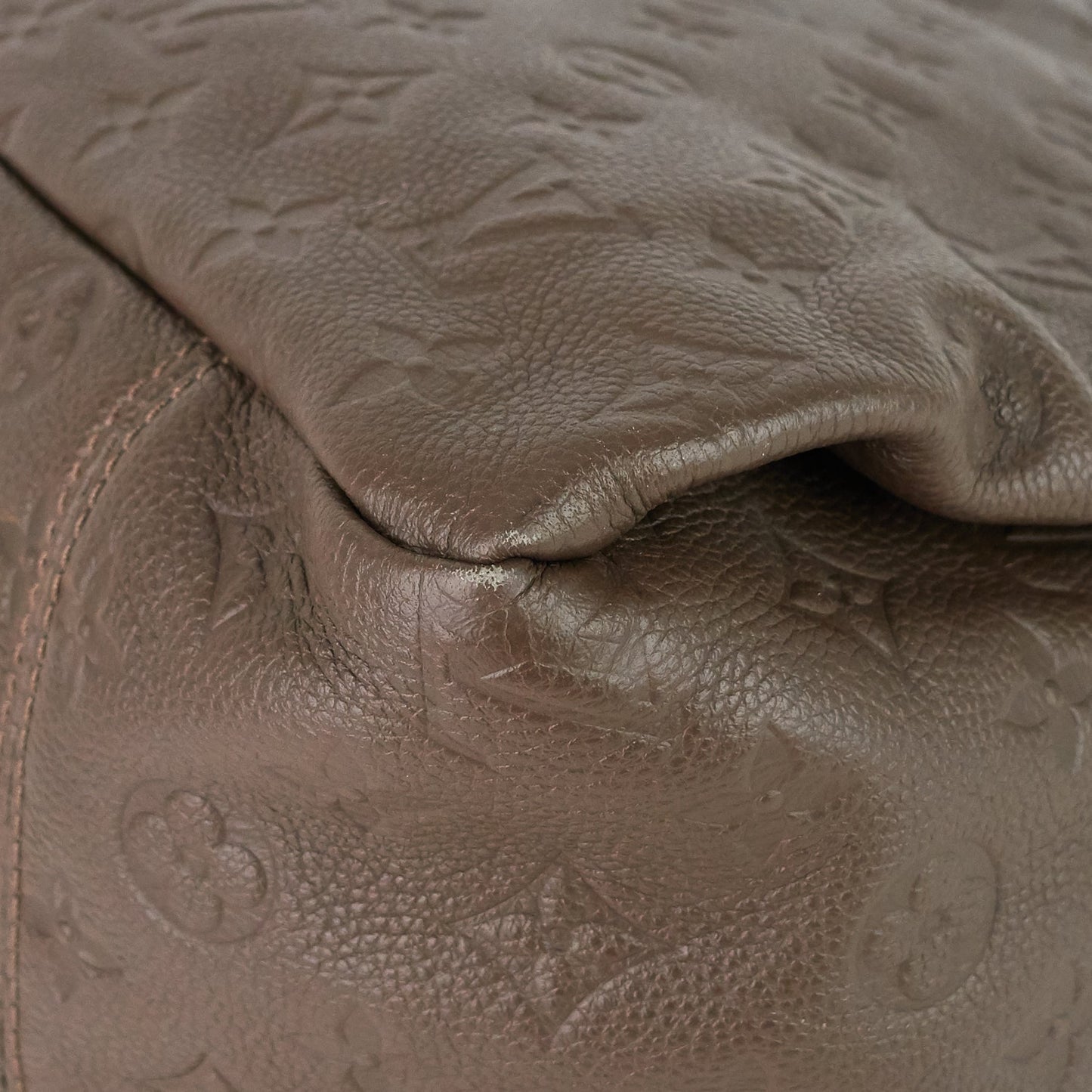Louis Vuitto Artsy MM Monogram Empreinte Leather Handbag