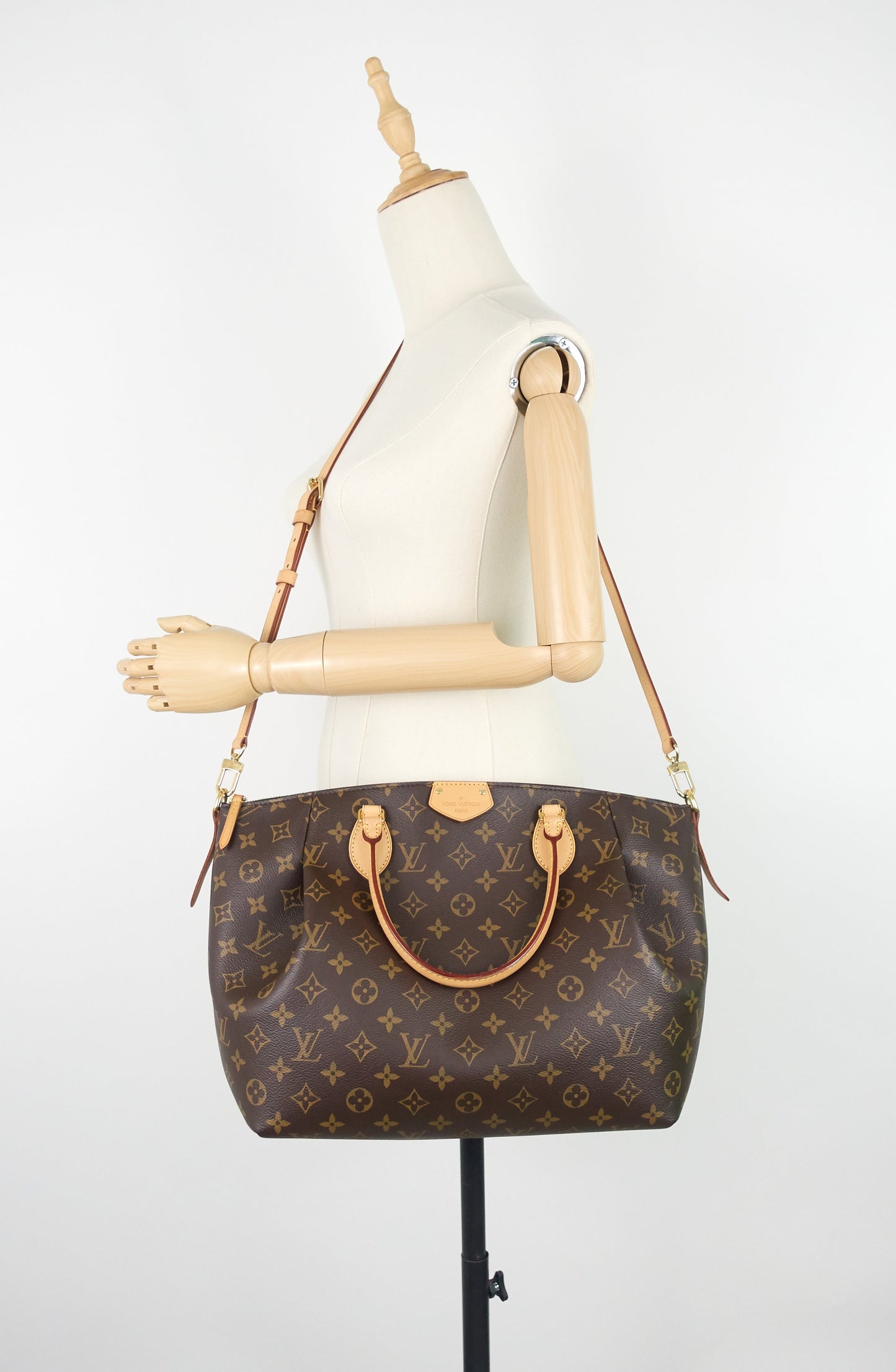 Louis Vuitto Turenne GM Monogram Canvas Bag