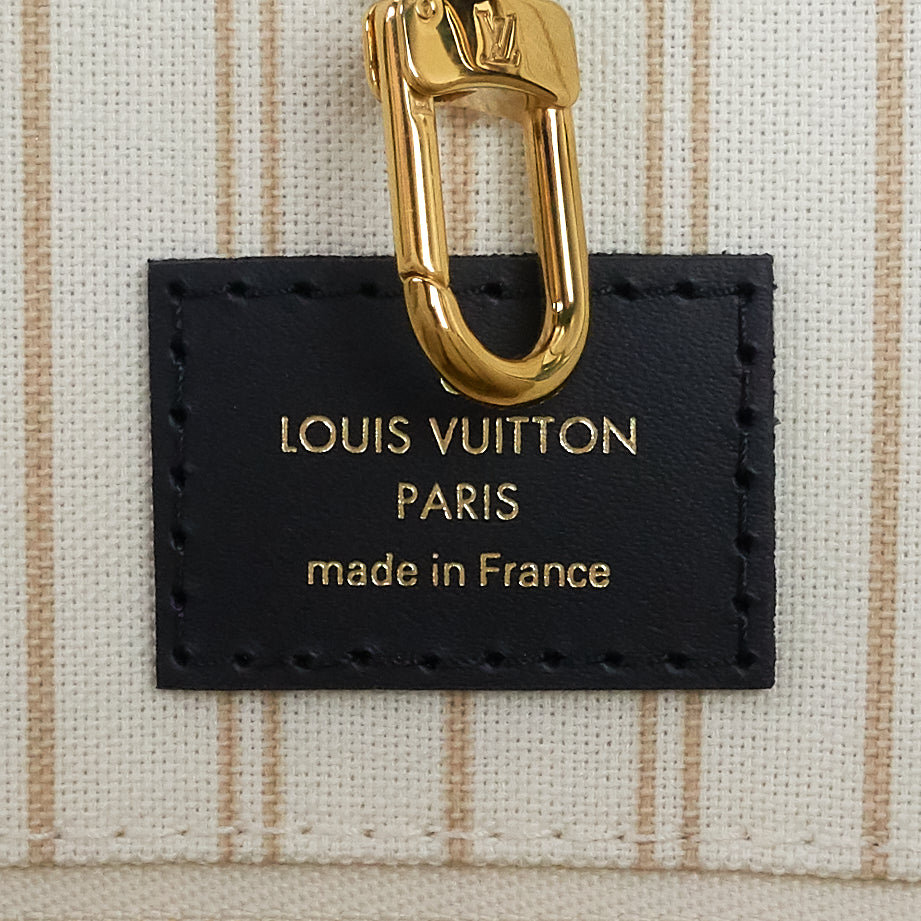 Louis Vuitto OnTheGo Monogram Giant Jungle Canvas Bag
