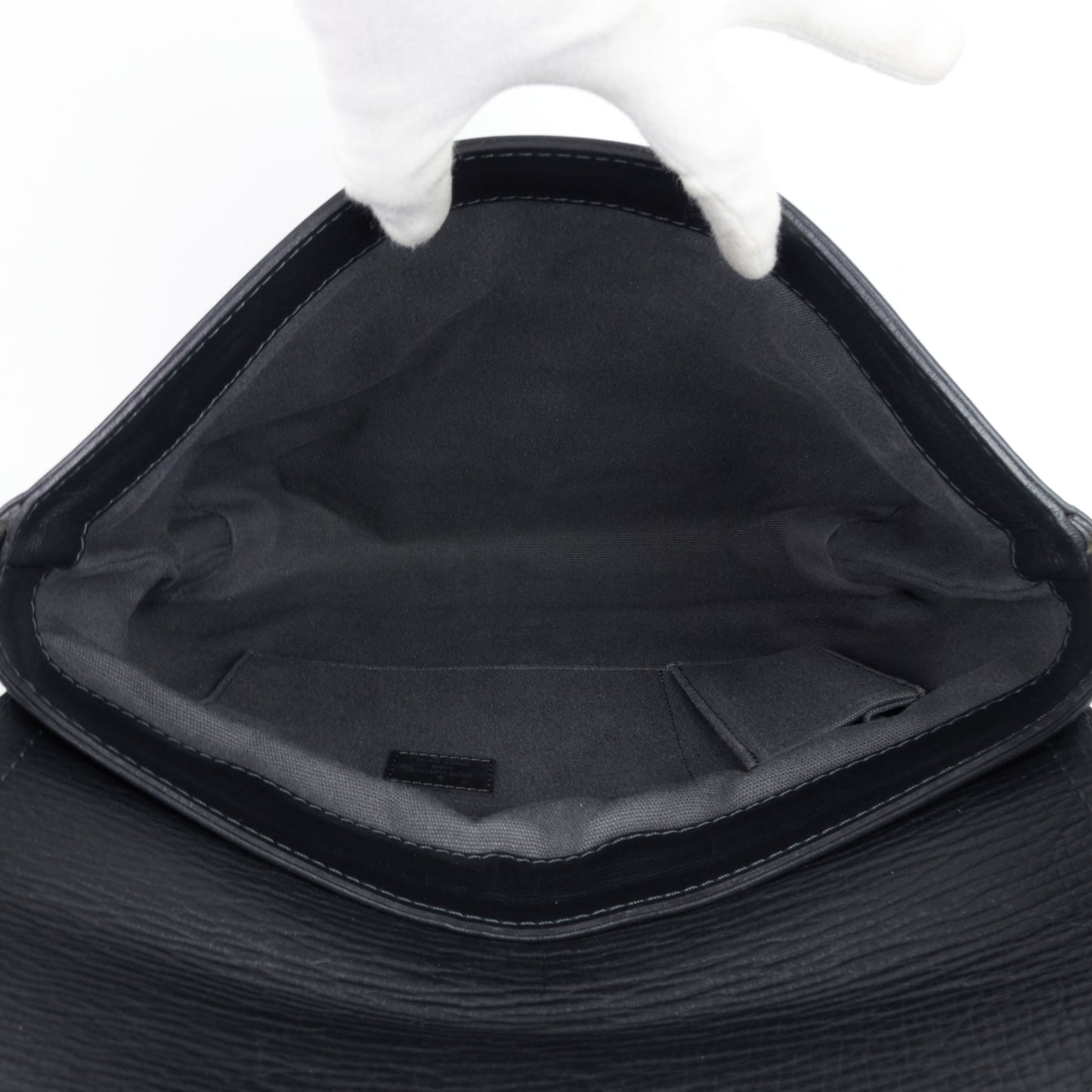 Louis Vuitto Omaha Utah Leather Messenger Bag