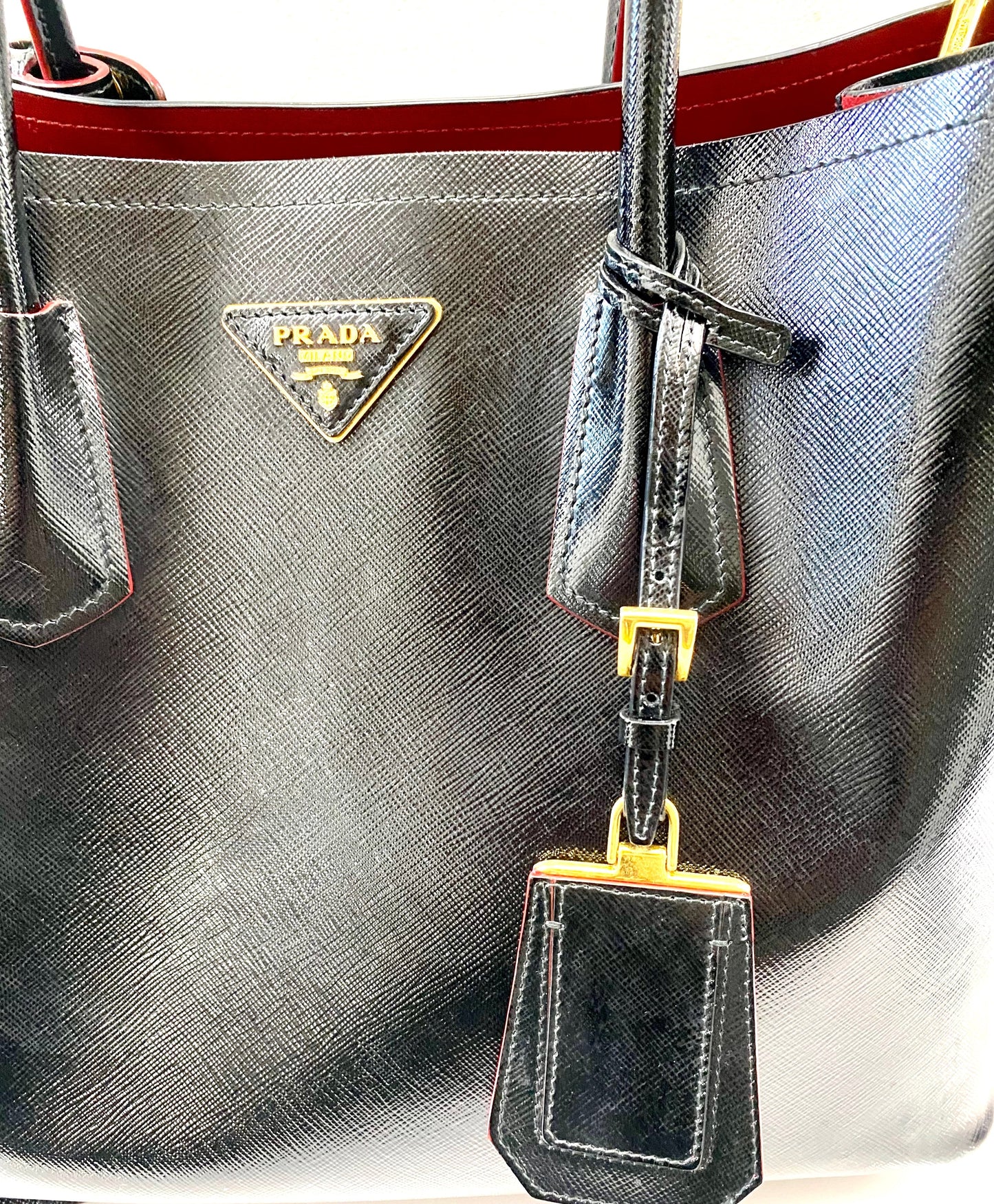 PRADA SHINY SAFFIANO VERNICE LEATHER DOUBLE HANDLE TOTE BAG