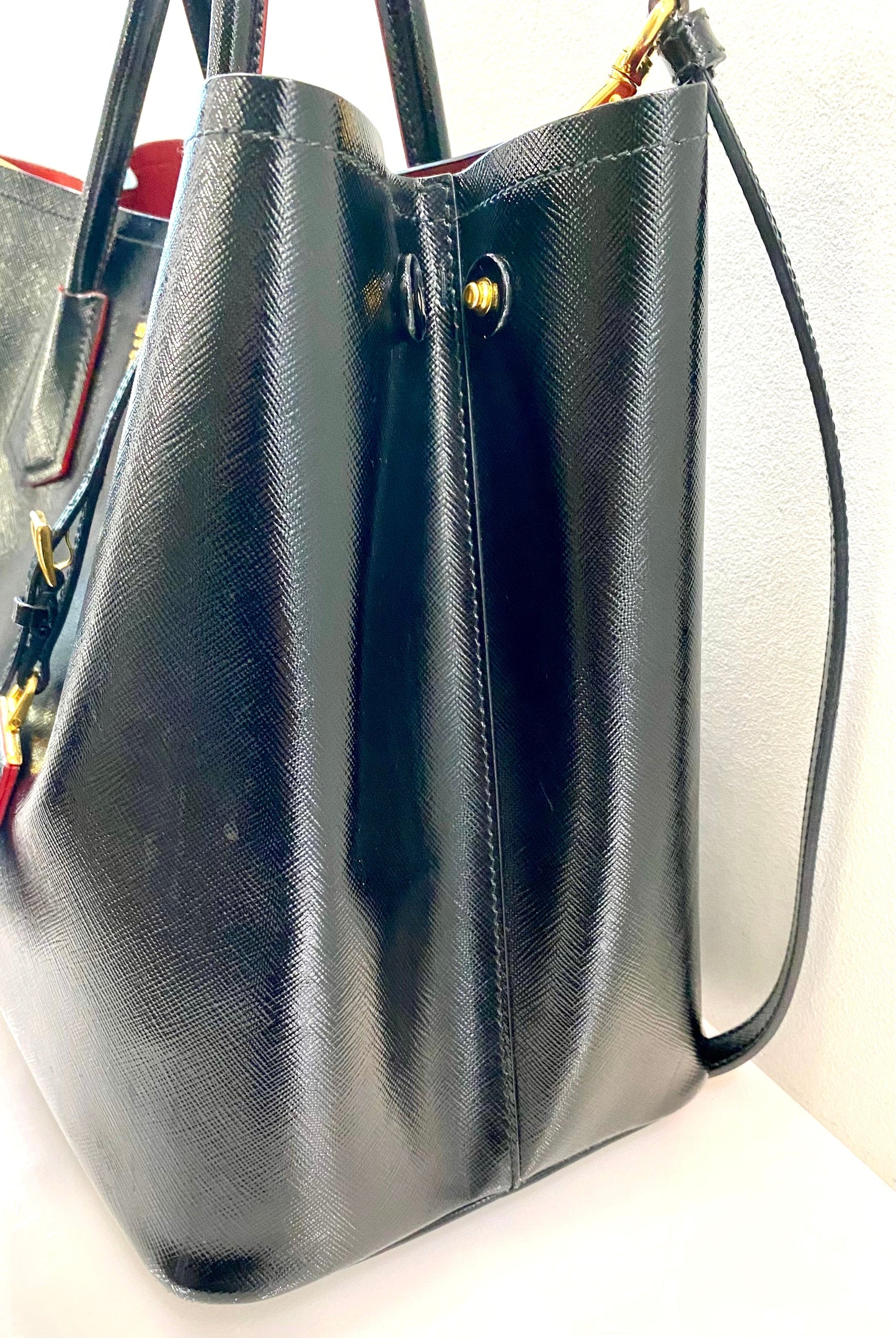 PRADA SHINY SAFFIANO VERNICE LEATHER DOUBLE HANDLE TOTE BAG