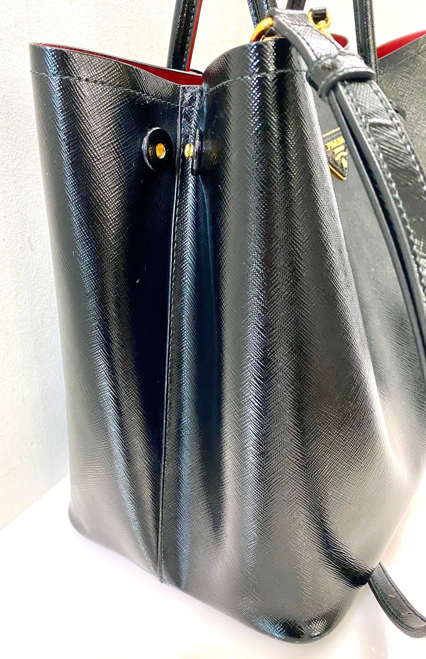 PRADA SHINY SAFFIANO VERNICE LEATHER DOUBLE HANDLE TOTE BAG