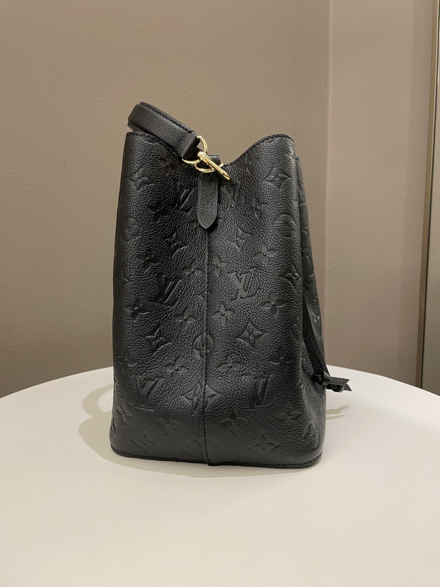 Louis Vuitton Neo Noe Bucket Bag Black Empreinte Leather