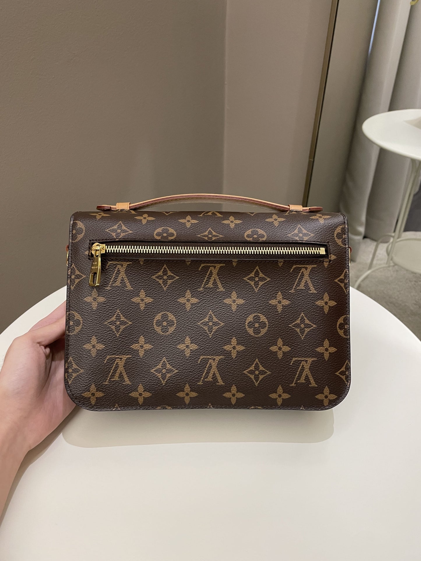 Louis Vuitton Pochette Metis Classic Monogram