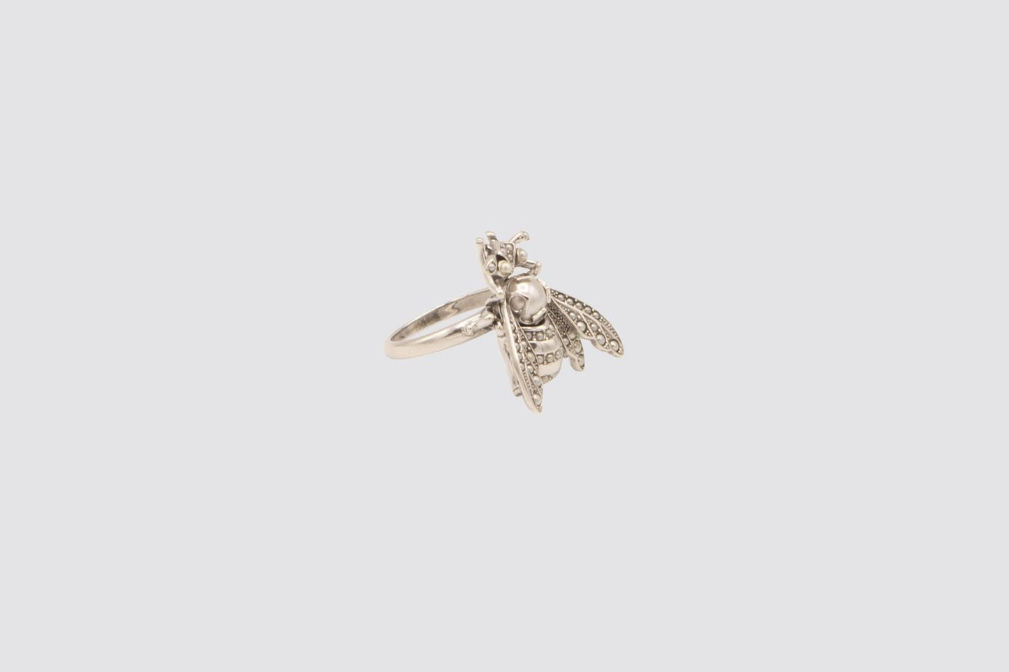 BEE RING