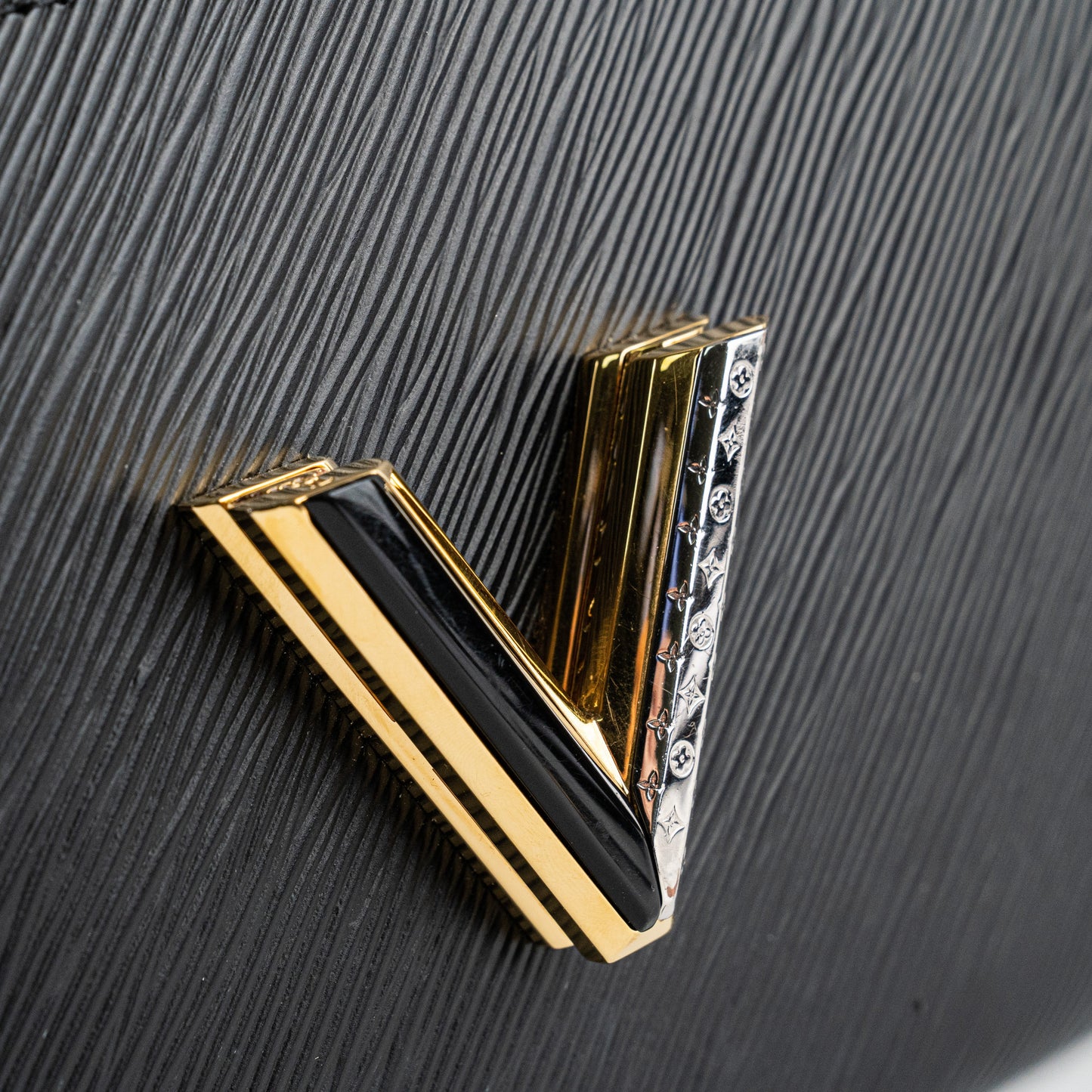 Louis Vuitton Twist MM Black