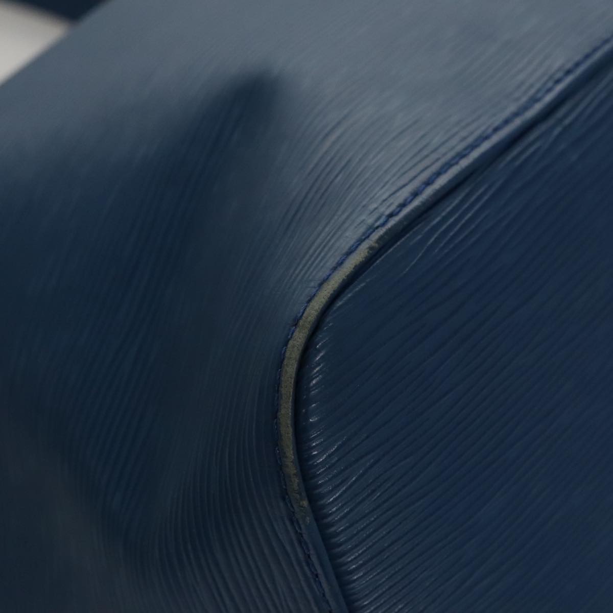 Petit Noe Leather Shoulder Bag
