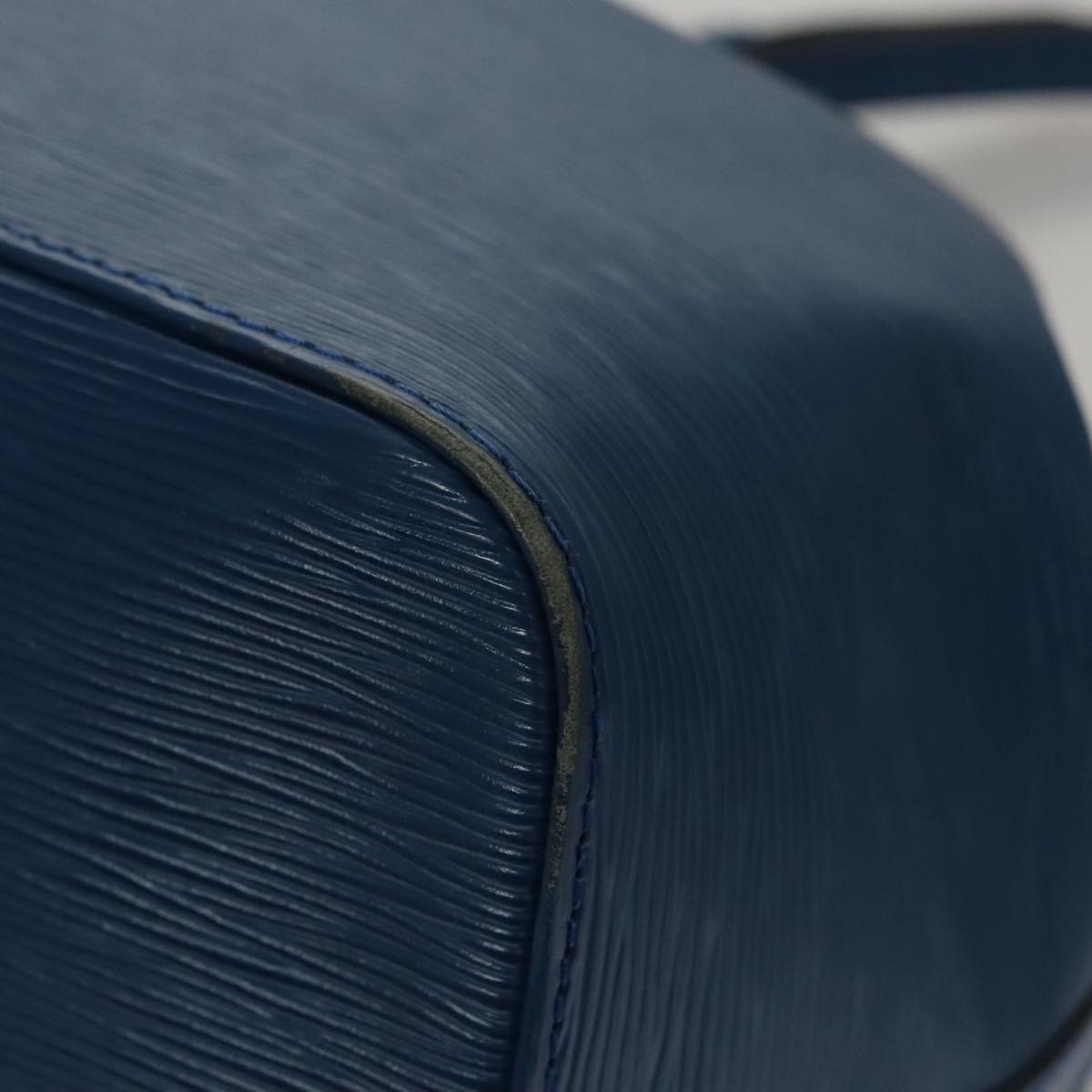Petit Noe Leather Shoulder Bag