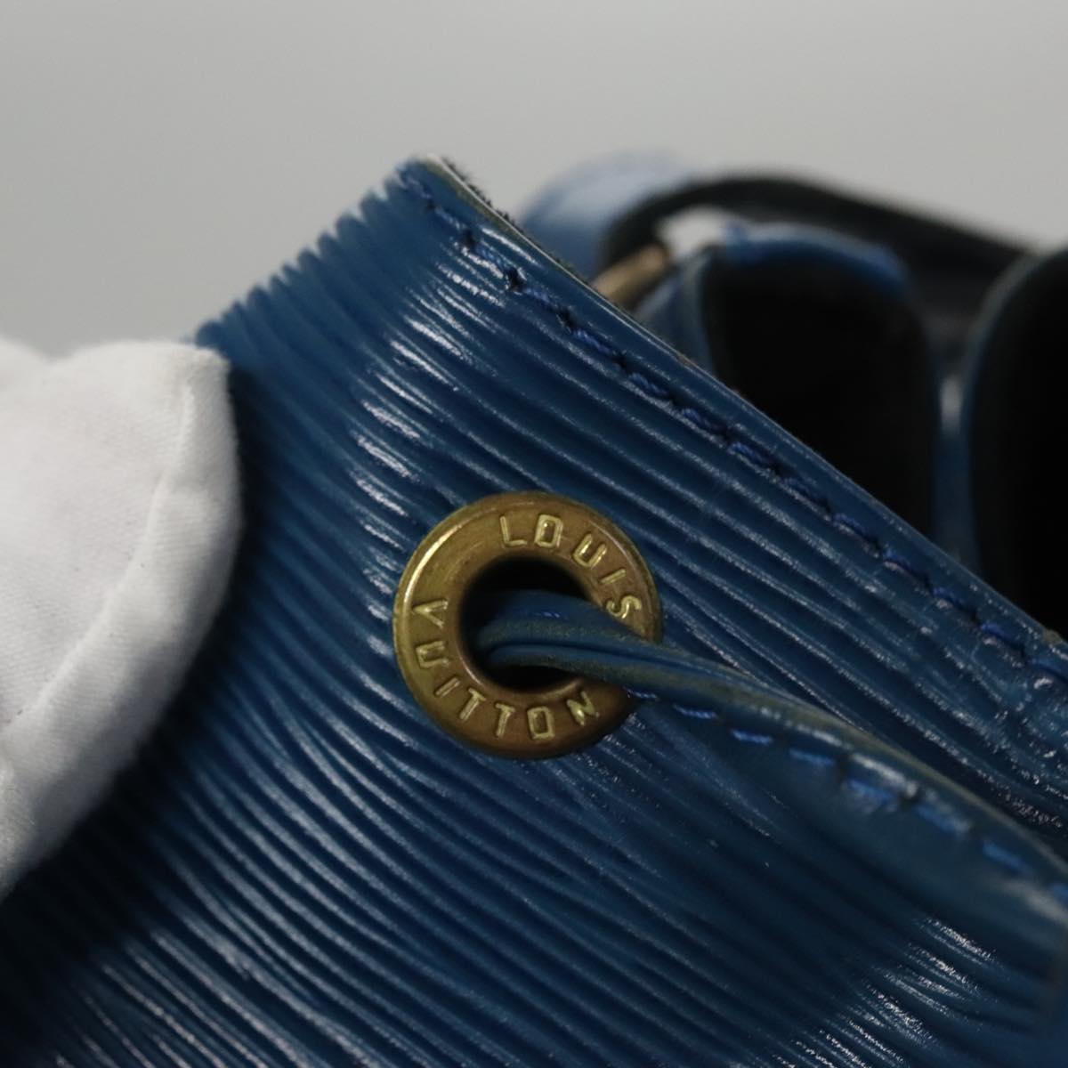 Petit Noe Leather Shoulder Bag