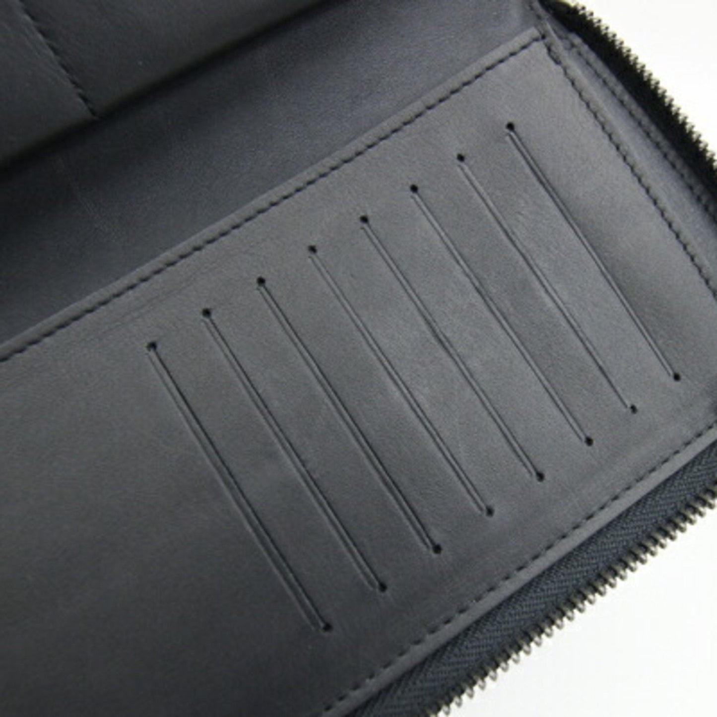 Leather Zippy Wallet with Box and Dust Bag