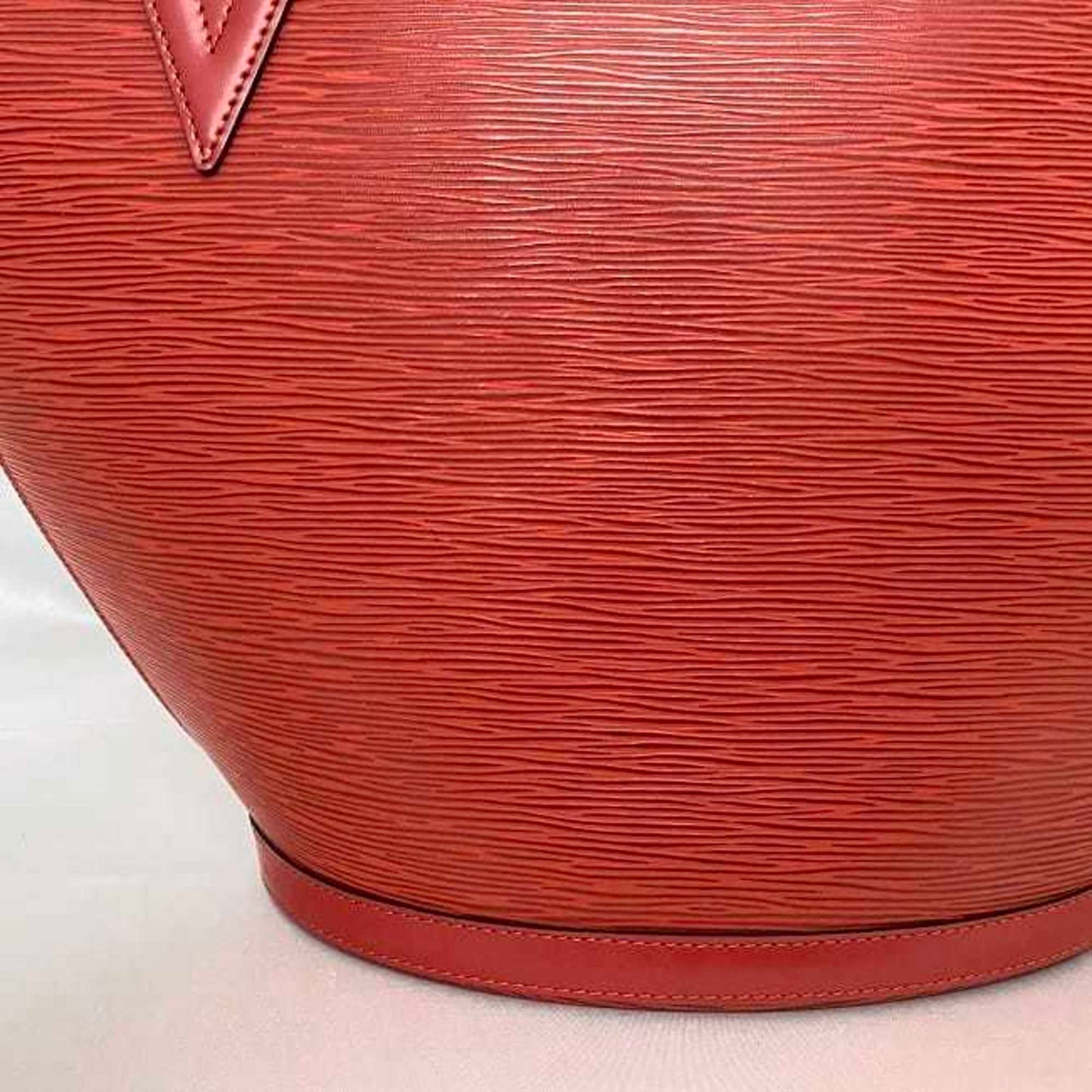 Luxurious Leather Tote Bag in Excellent Condition