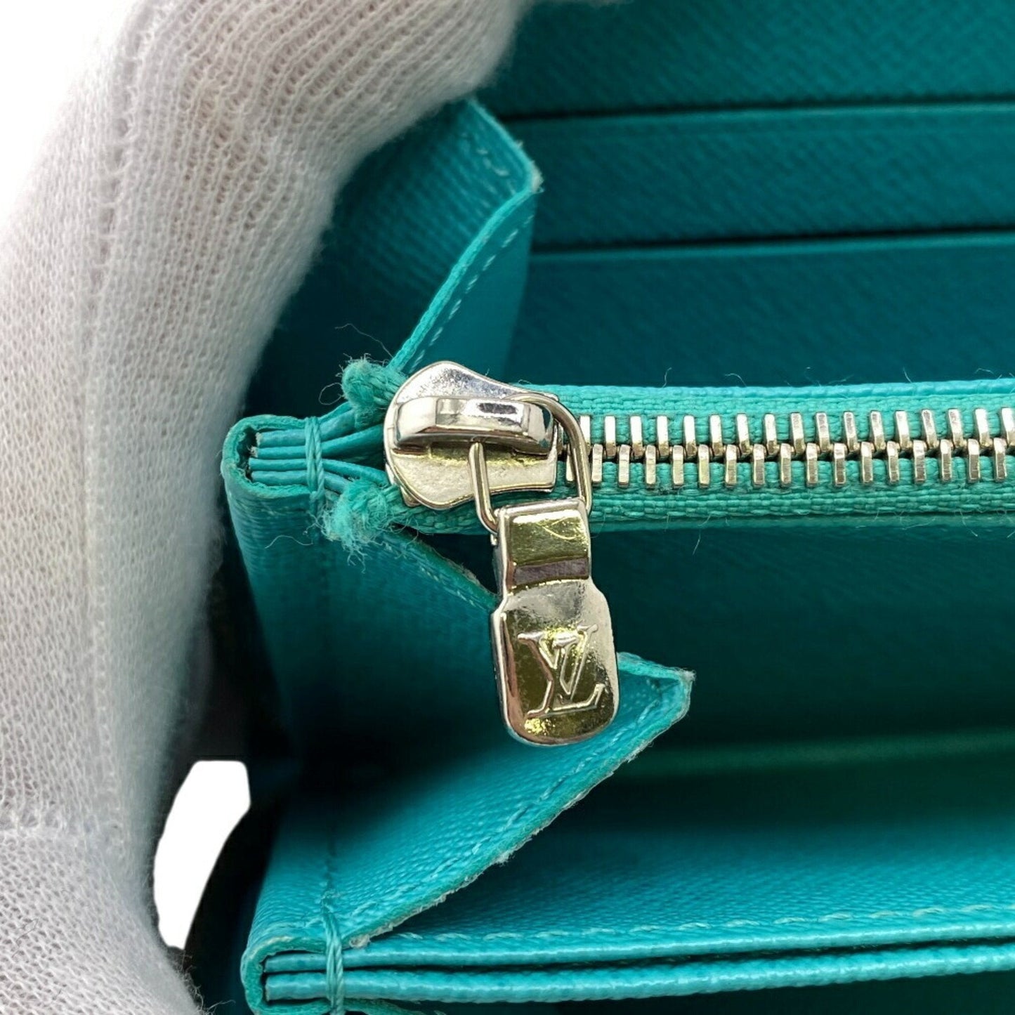 Luxury Leather Zippy Wallet with Box and Dust Bag