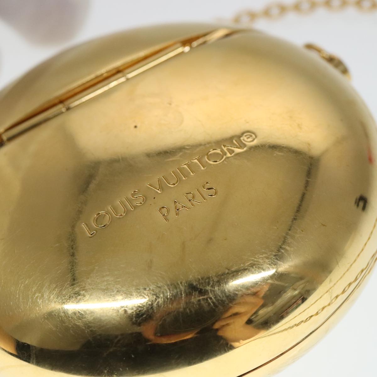 Luxury Metal Accessory with Minimalist Design and Quality Craftsmanship