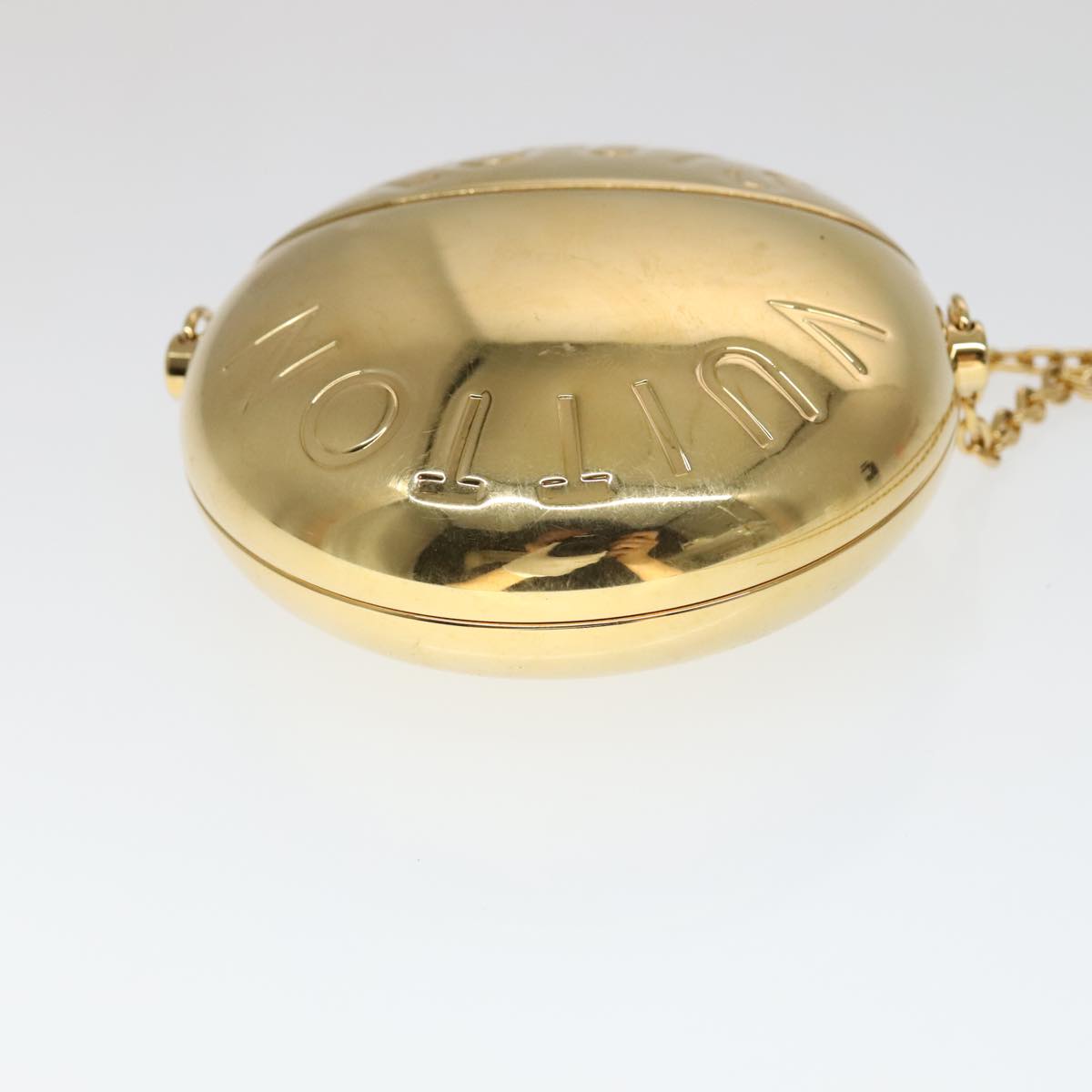 Luxury Metal Accessory with Minimalist Design and Quality Craftsmanship