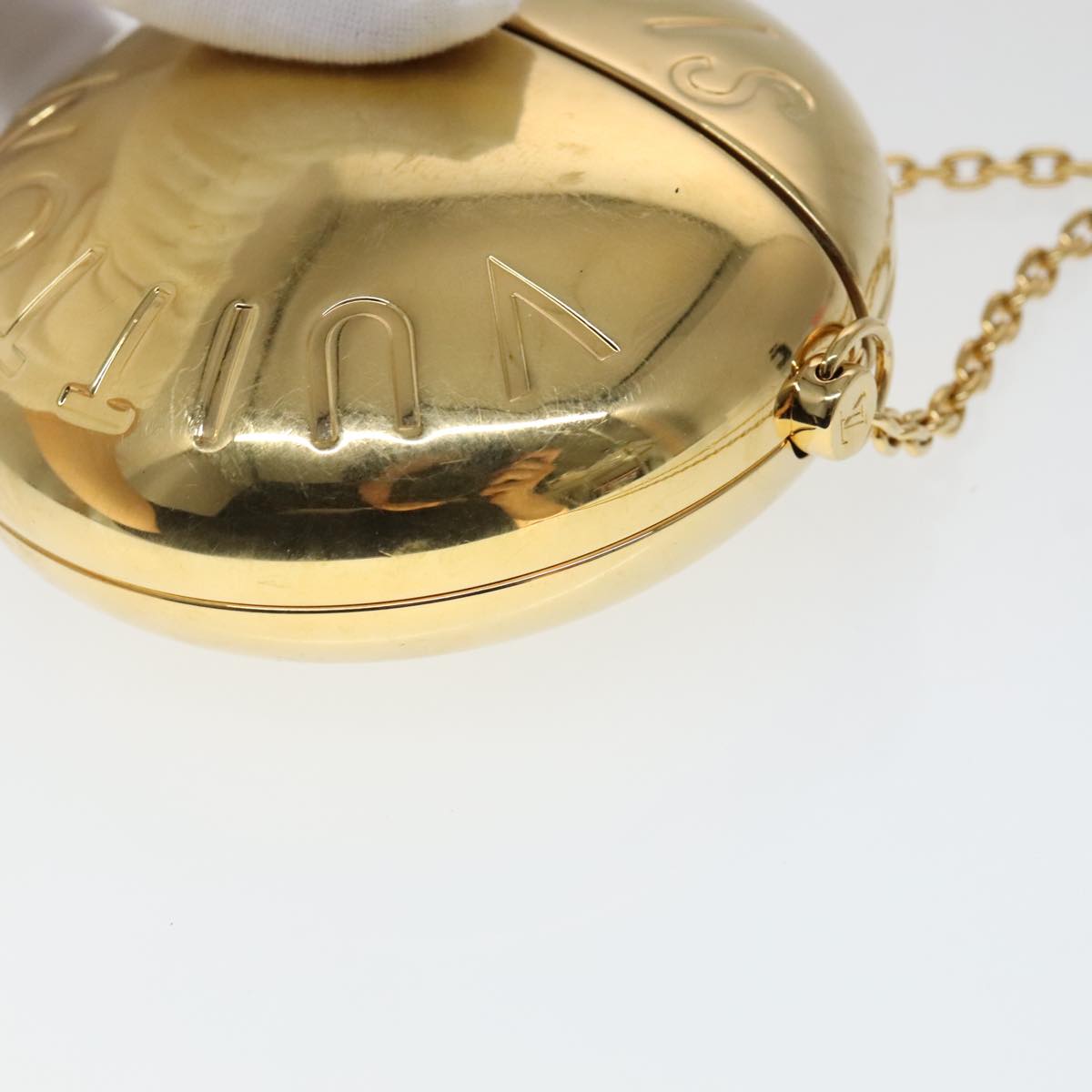Luxury Metal Accessory with Minimalist Design and Quality Craftsmanship