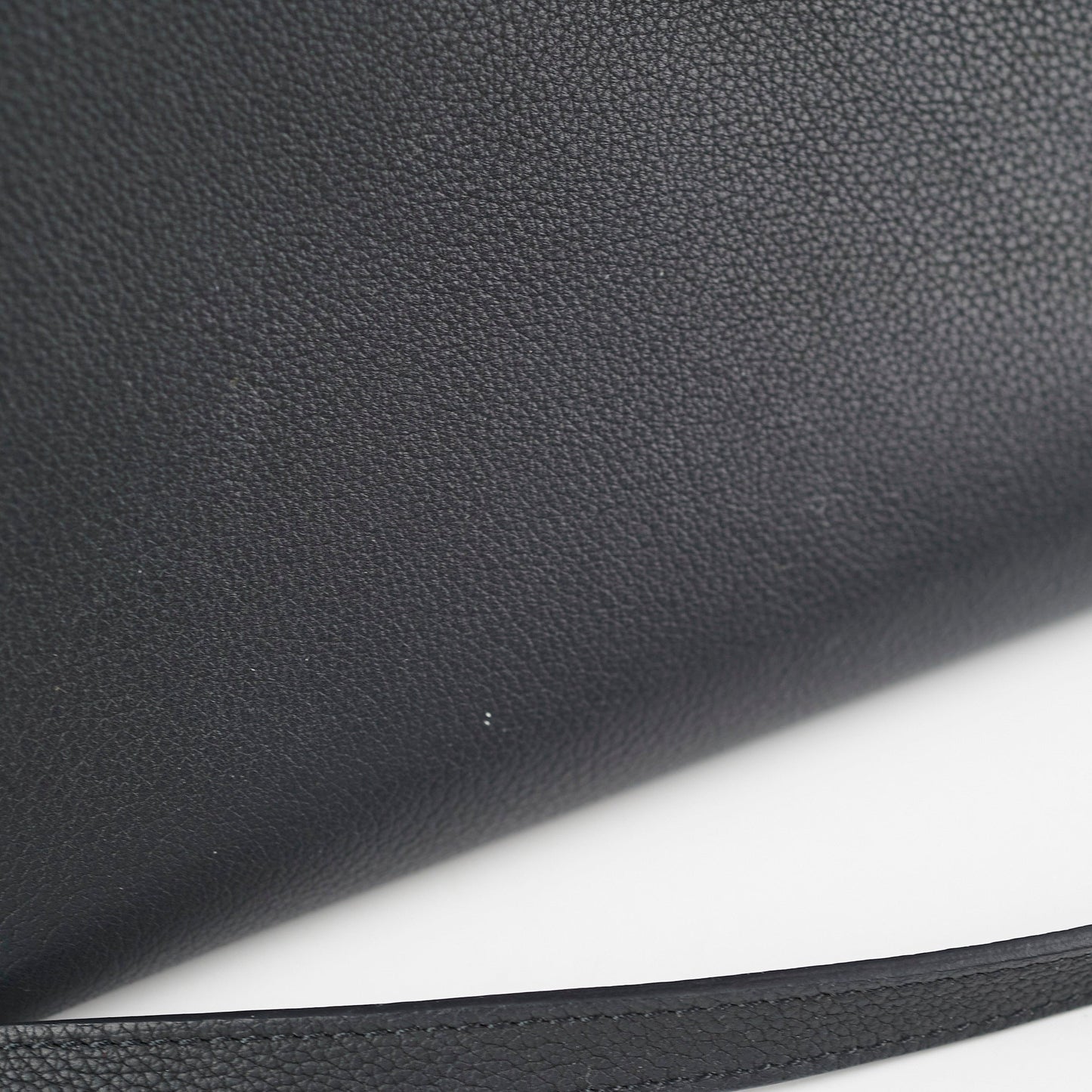 Louis Vuitton Lock Me Black