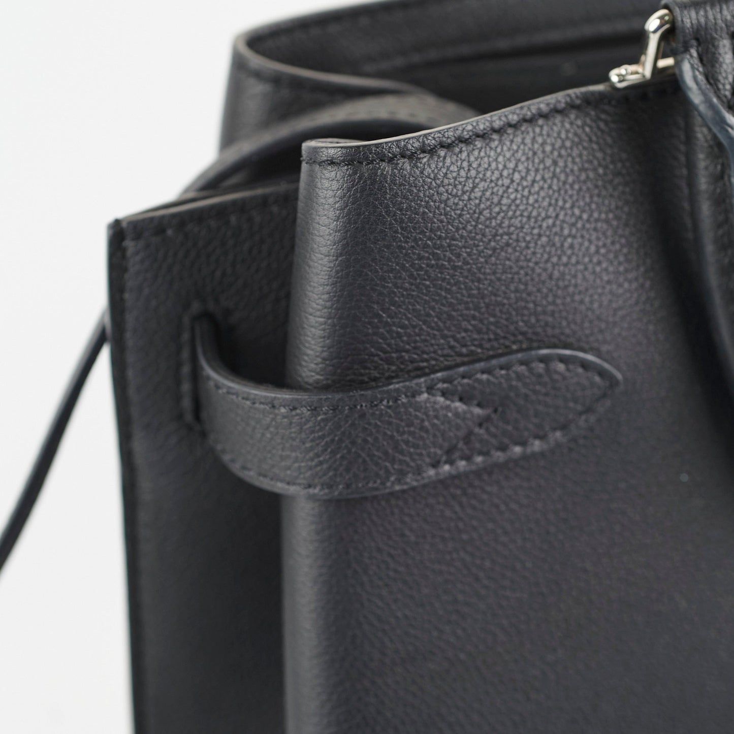 Louis Vuitton Lock Me Black