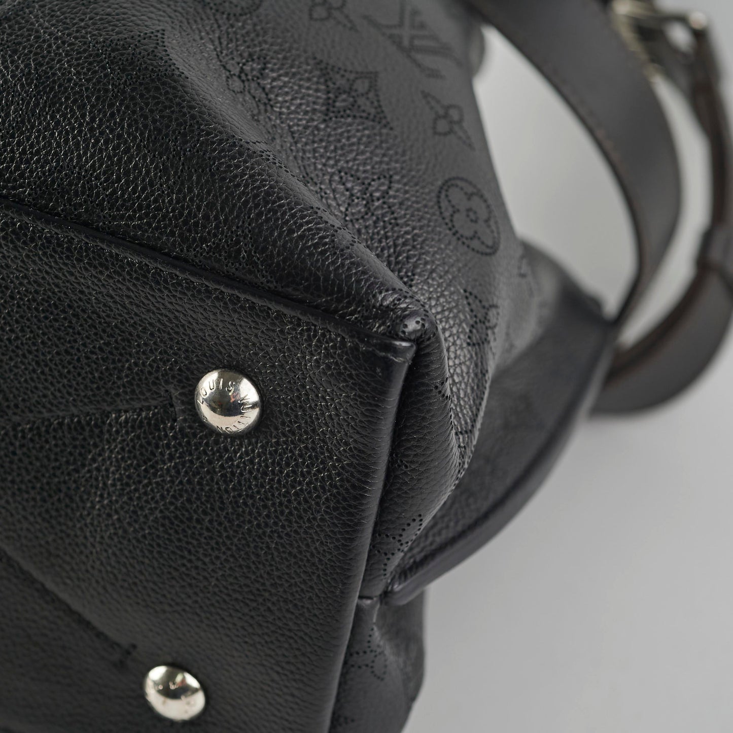 Louis Vuitton Mahina Muria Microchipped Black