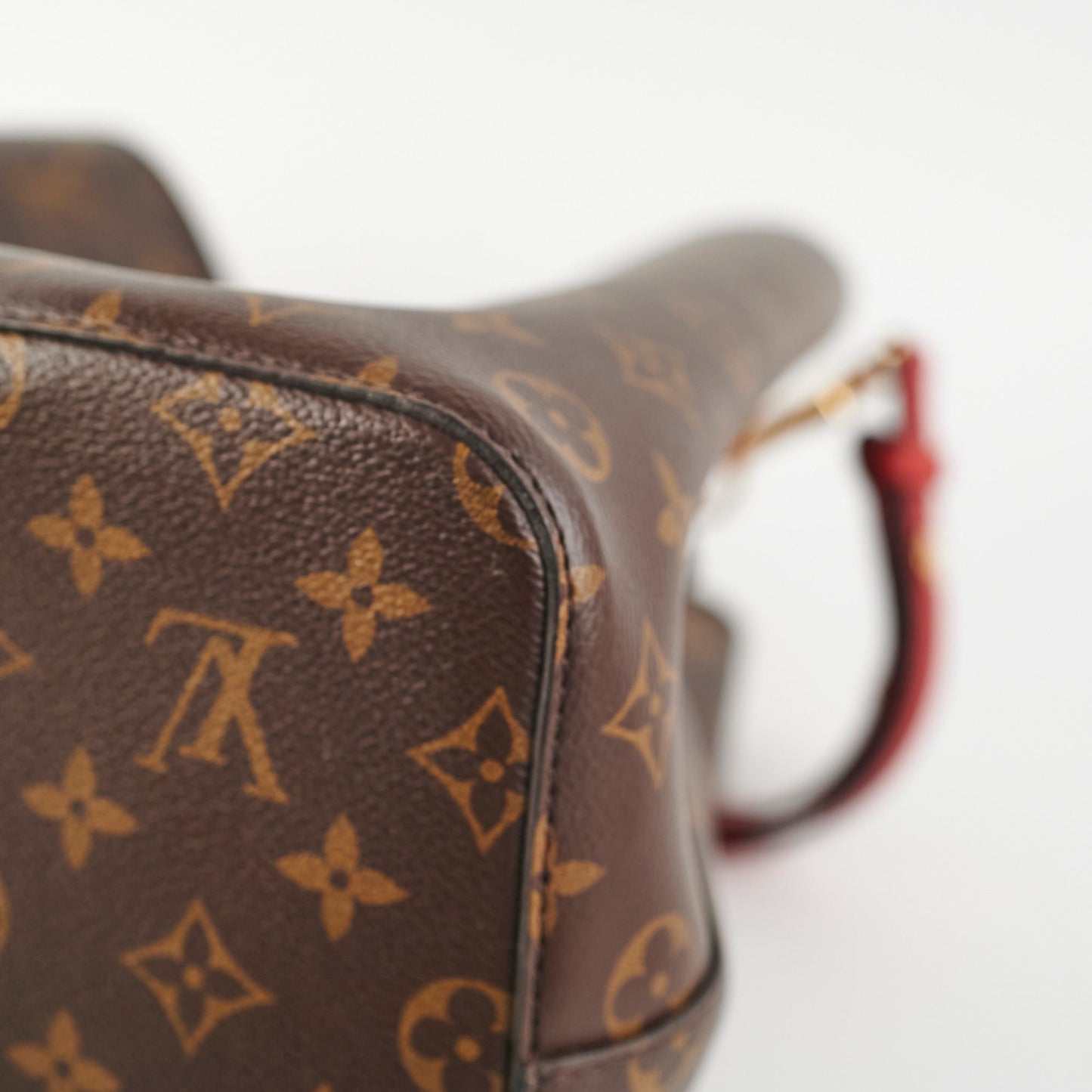 Louis Vuitton Neo Noe Monogram Red