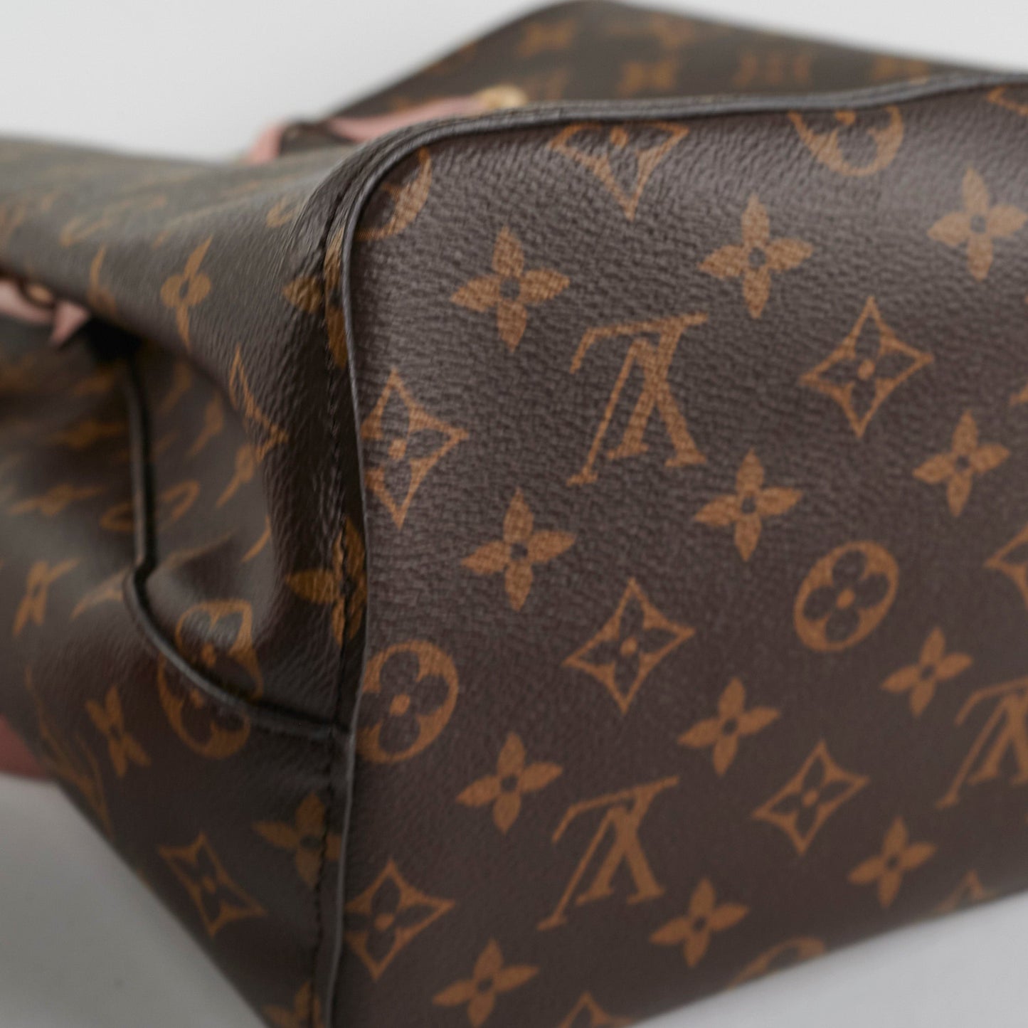 Louis Vuitton Neo Noe Monogram Pink