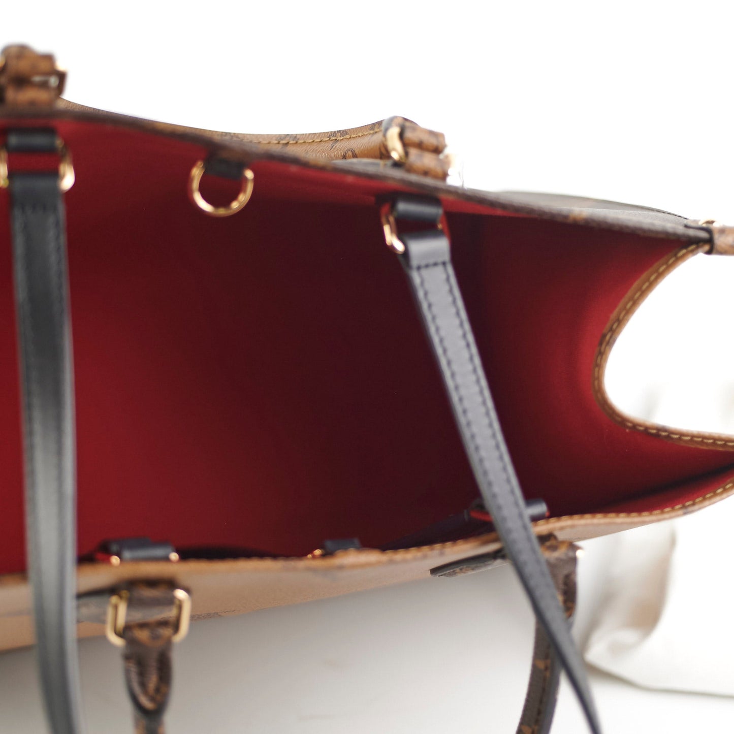 Louis Vuitton MM On the Go Reverse Monogram