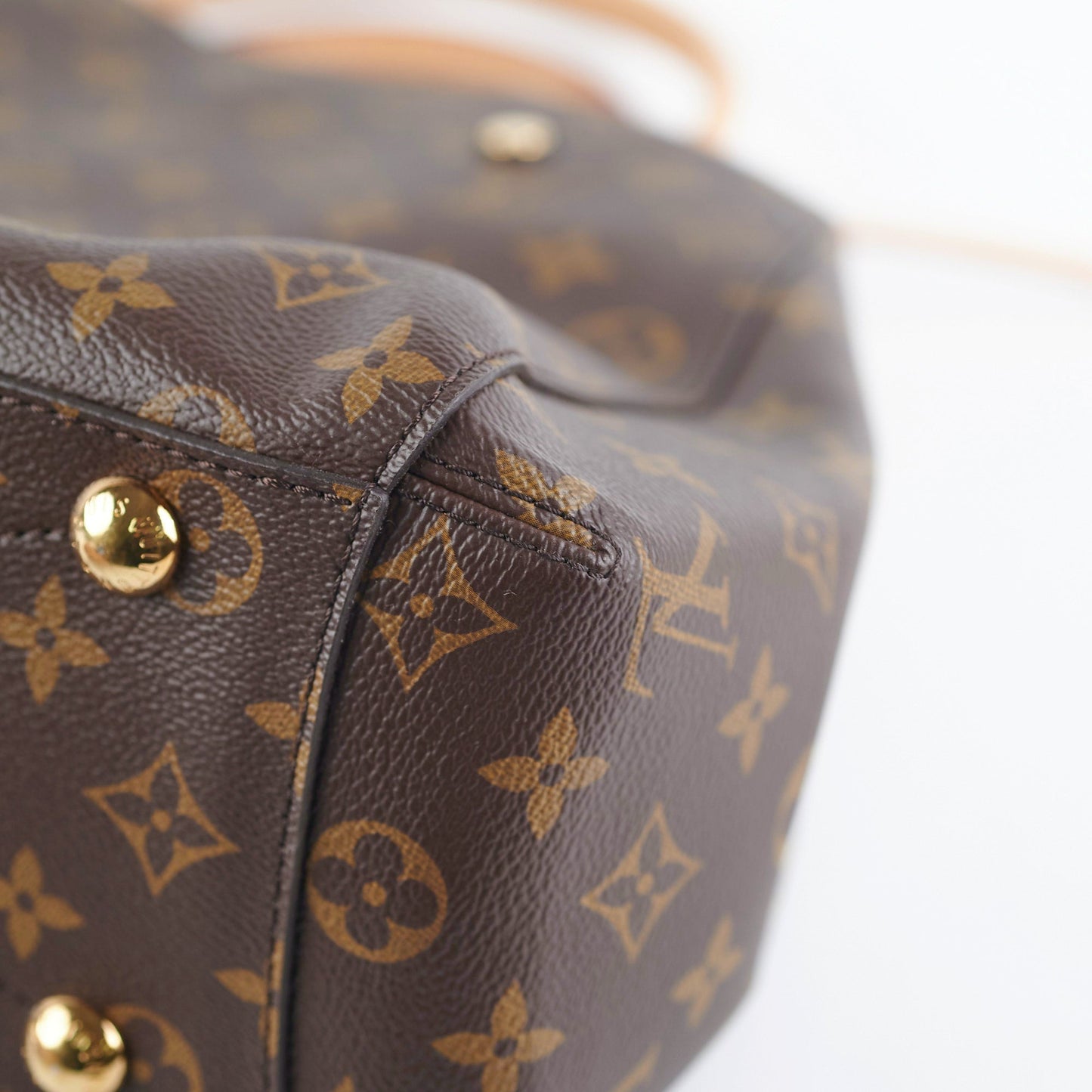 Louis Vuitton Montaigne MM