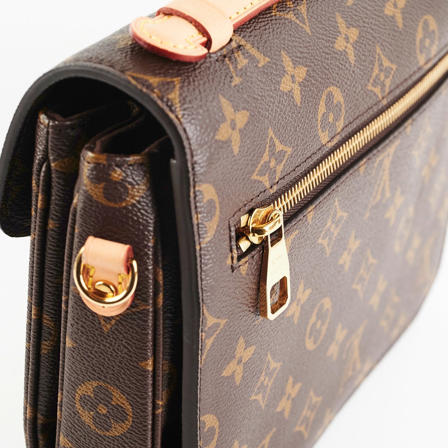 Louis Vuitton Pochette Metis