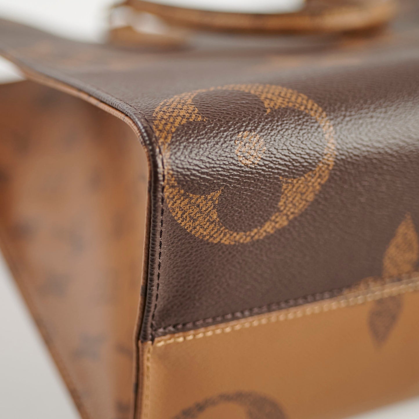 Louis Vuitton On The Go MM Reverse Monogram