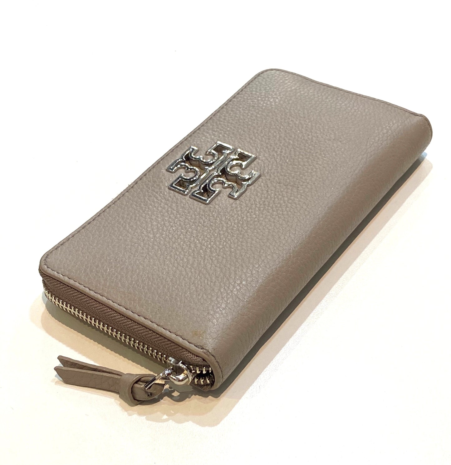 TORY BURCH BRITTEN ZIP AROUND CONTINENTAL LEATHER WALLET