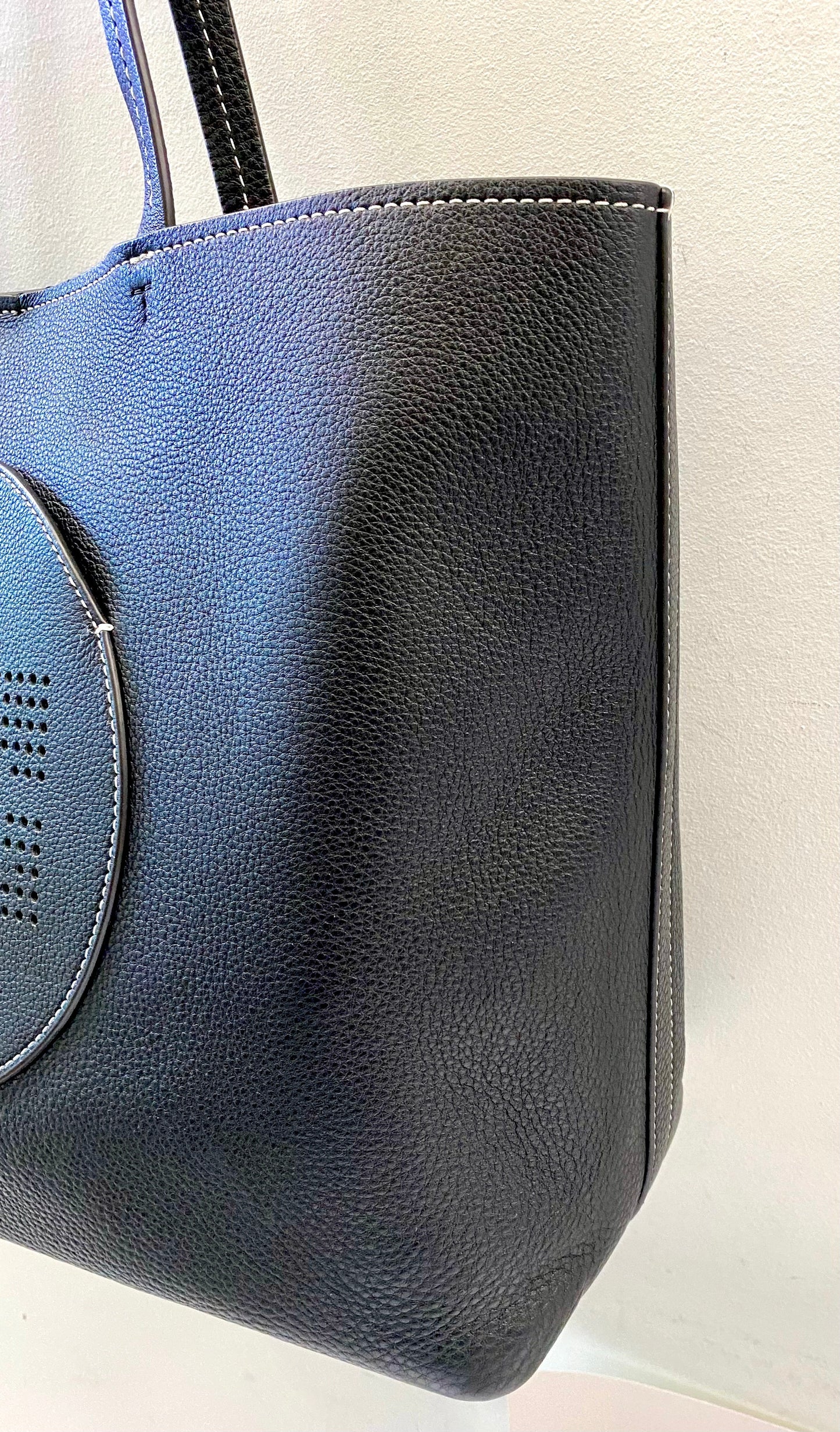 TORY BURCH PERFORATED LOGO LEATHER TOTE BAG