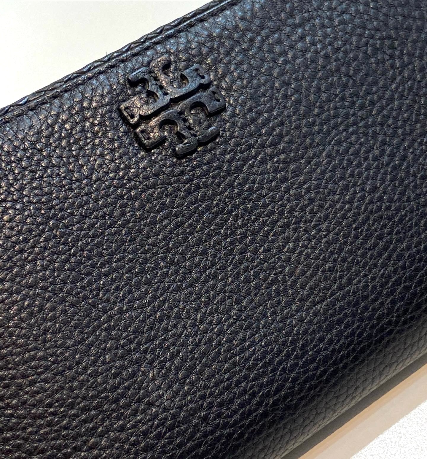 TORY BURCH TAYLOR ZIP-AROUND CONTINENTAL LEATHER WALLET