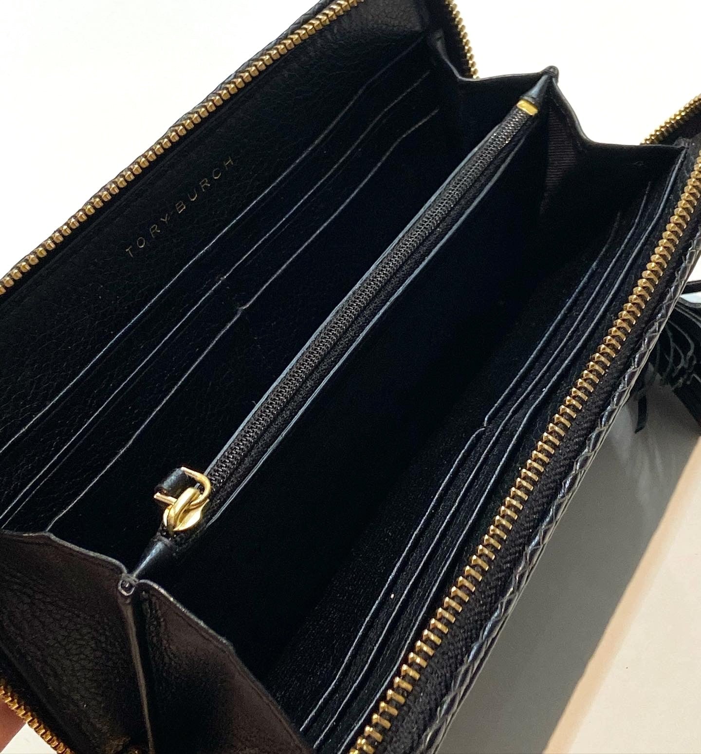TORY BURCH TAYLOR ZIP-AROUND CONTINENTAL LEATHER WALLET