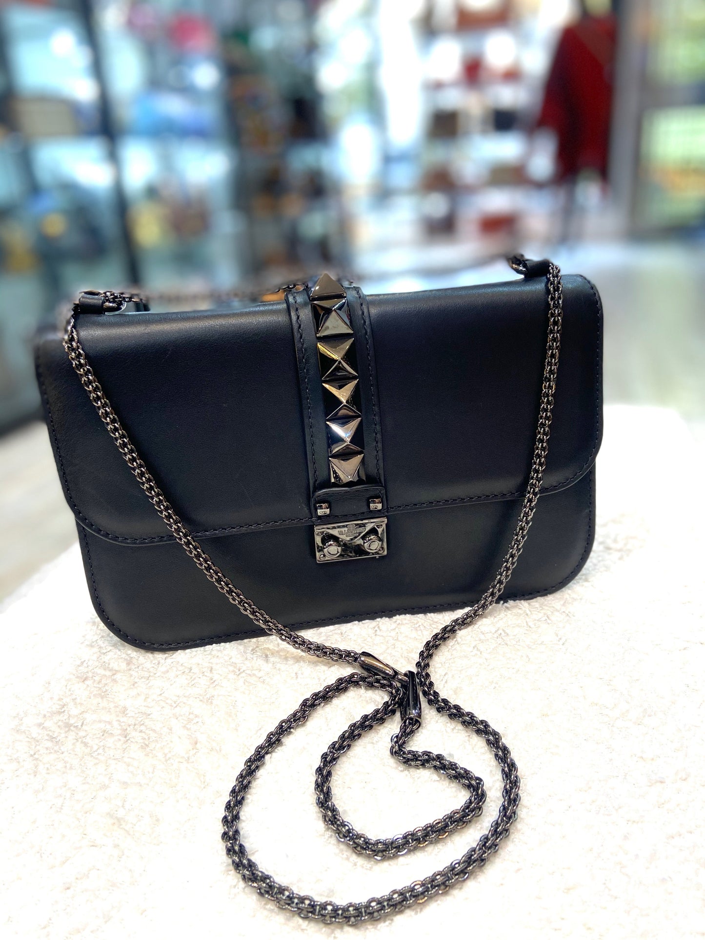 VALENTINO GARAVANI VITELLO GLAM CALFSKIN ROCKSTUD FLAP BAG
