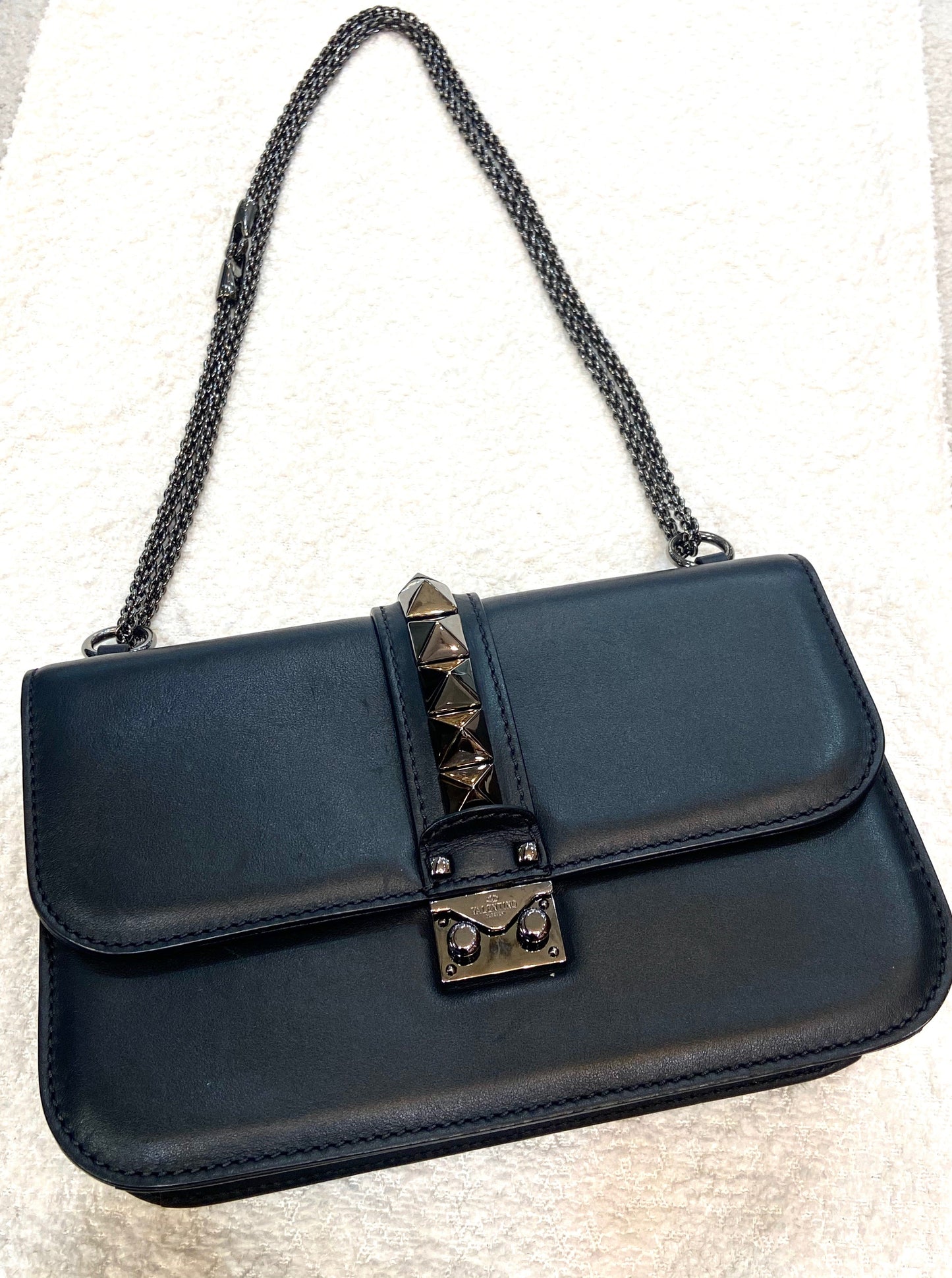 VALENTINO GARAVANI VITELLO GLAM CALFSKIN ROCKSTUD FLAP BAG