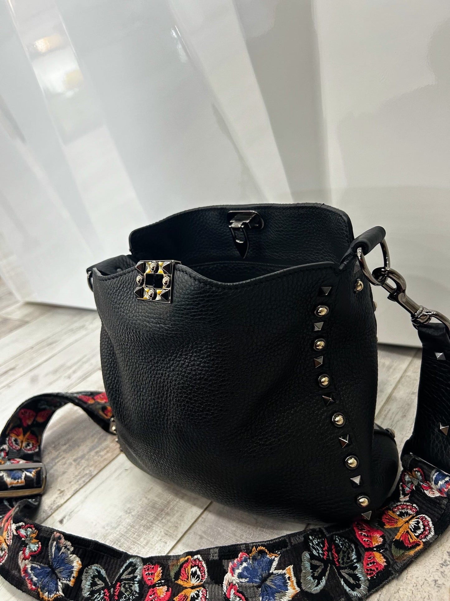 VALENTINO GARAVANI ROCKSTUD NOIR CALFSKIN LEATHER GUITAR HOBO BAG