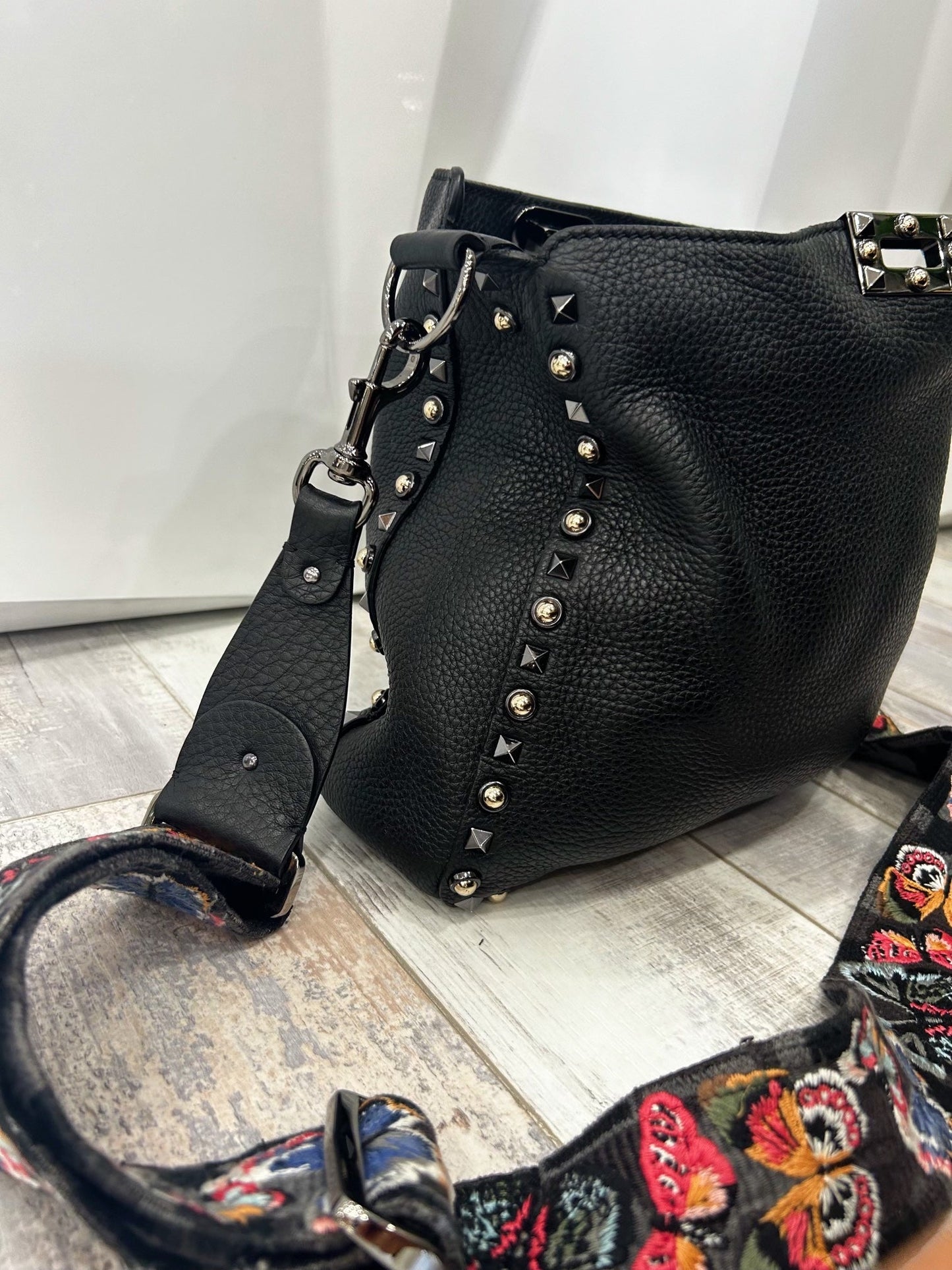VALENTINO GARAVANI ROCKSTUD NOIR CALFSKIN LEATHER GUITAR HOBO BAG