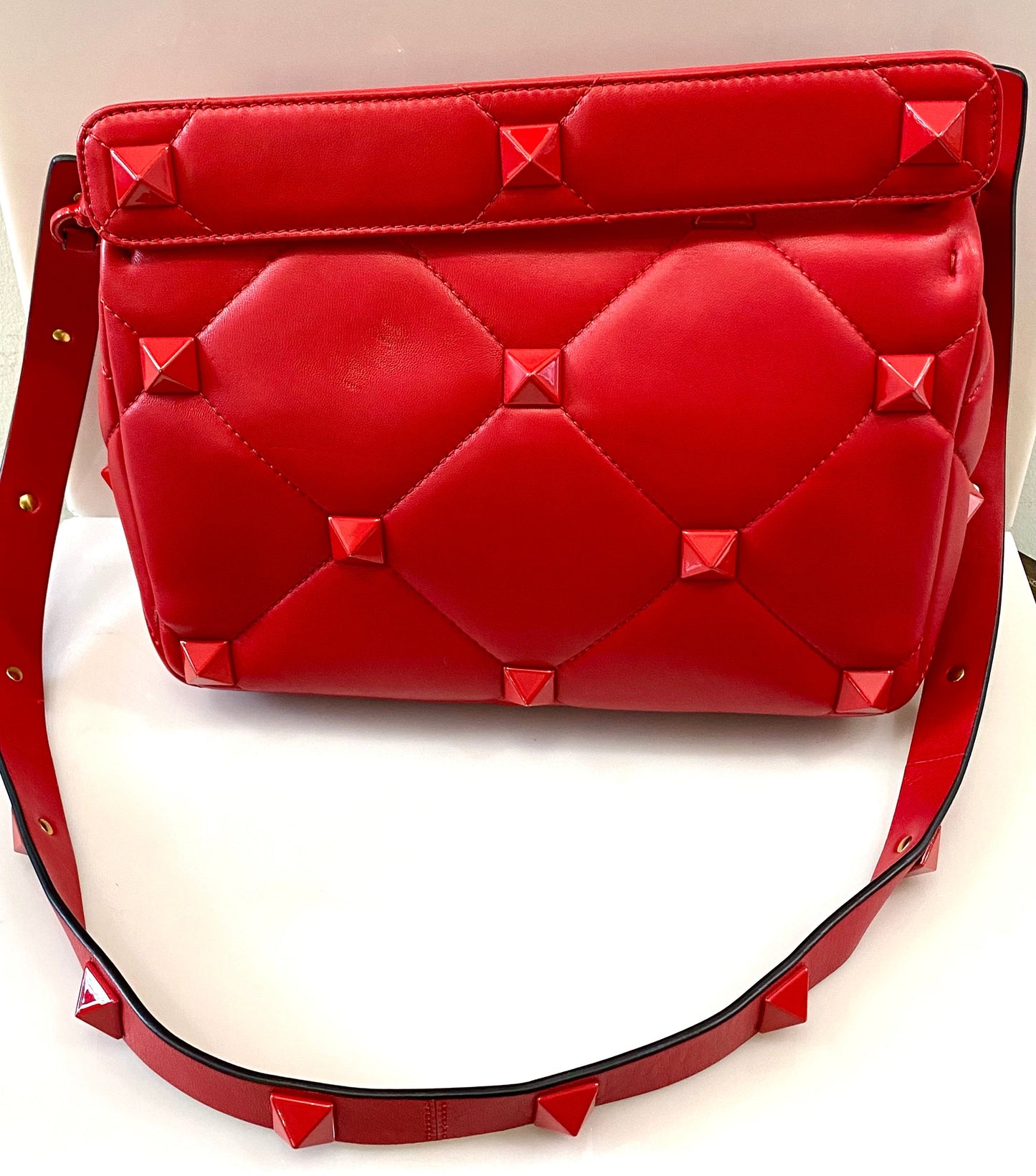 VALENTINO GARAVANI ROMAN STUD NAPPA LEATHER SHOULDER BAG IN ROUGE