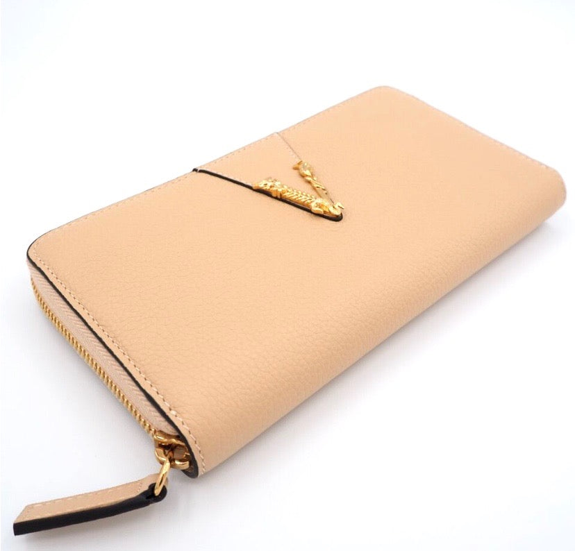 VERSACE GRAINED CALFSKIN LEATHER BAROCO V LOGO ZIP LONG WALLET