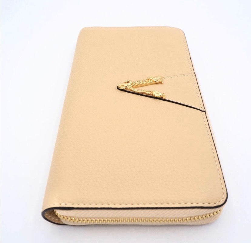 VERSACE GRAINED CALFSKIN LEATHER BAROCO V LOGO ZIP LONG WALLET