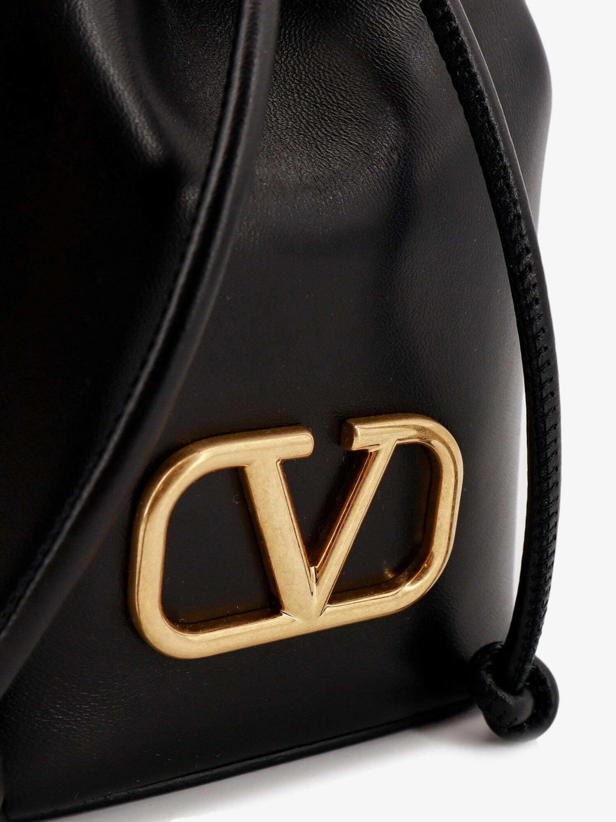 VALENTINO GARAVANI VLOGO MINI LEATHER BUCKET BAG