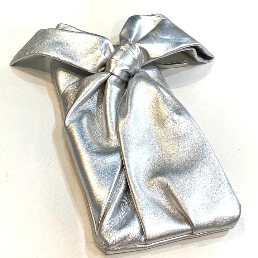 VALENTINO GARAVANI METALLIC SILVER LEATHER BOW CLUCH BAG