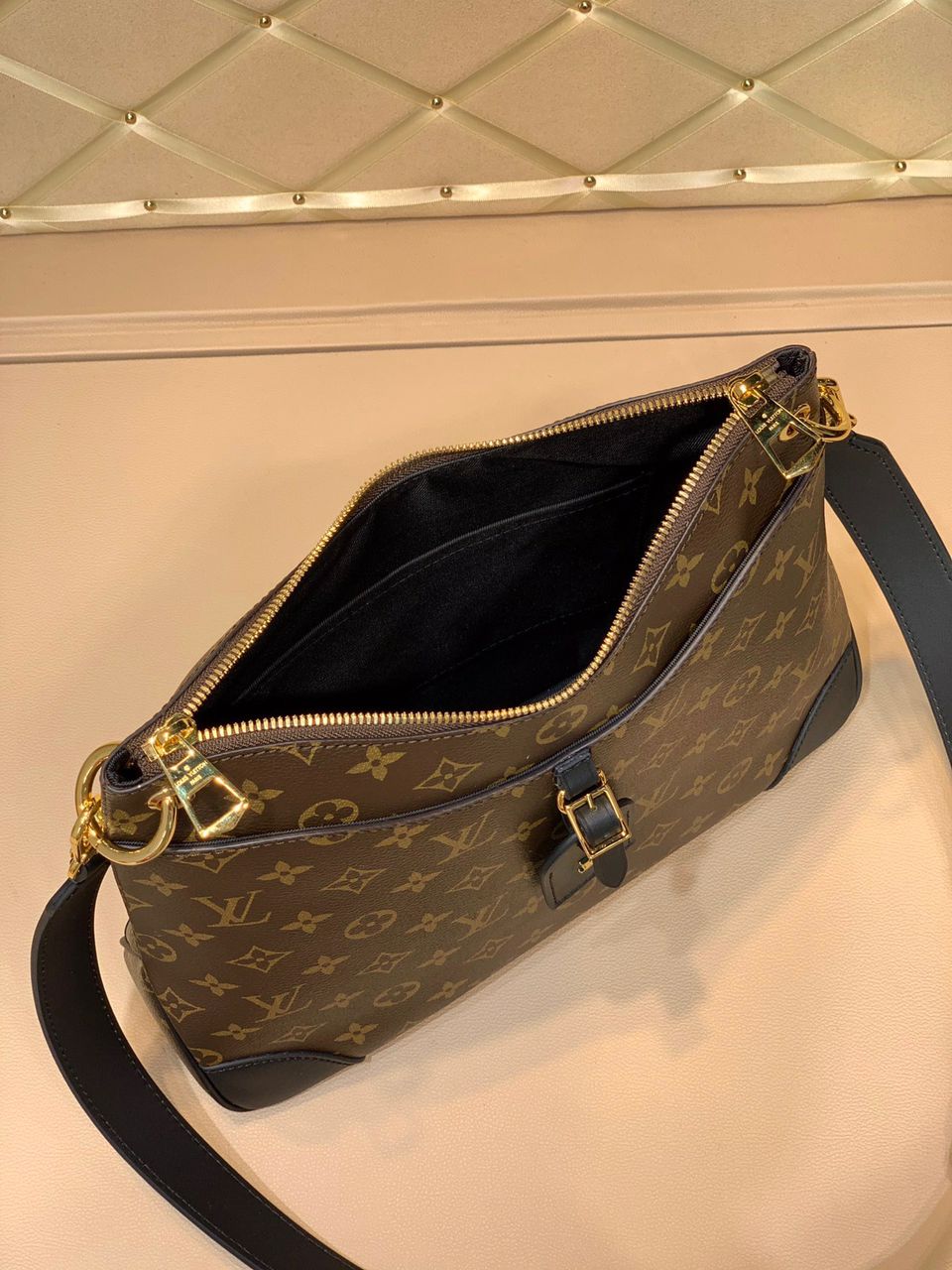LV Odeon PM Monogram Canvas For Women, WomenÃ¢â‚¬â„¢s Handbags, Shoulder And Crossbody Bags 11in/28cm LV M45353