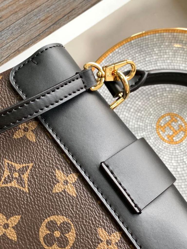 LV Locky GLAMI Monogram Canvas Black For Women, WomenÃ¢â‚¬â„¢s Handbags, Shoulder And Crossbody Bags 7.9in/20cm LV M44141